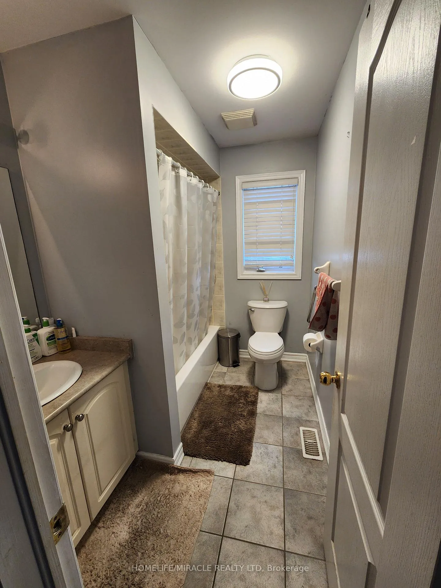 Photo 35 of 55 Attview Crescent, Brampton, Claireville Conservation — HOMEH