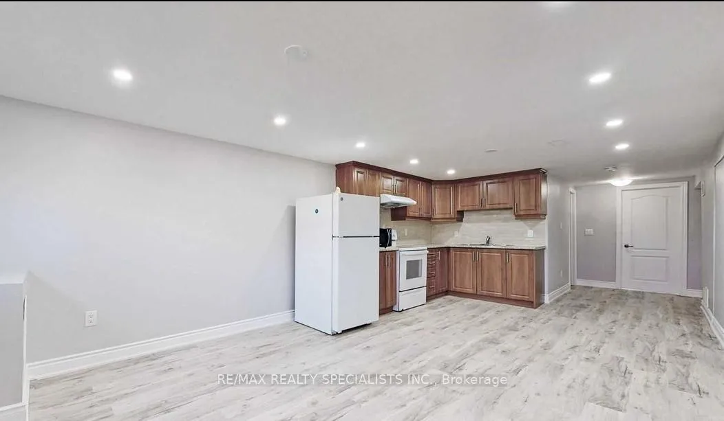 Photo 9 of Unit Bsmt, 6 Fidelia Crescent, Brampton, Southgate — HOMEH