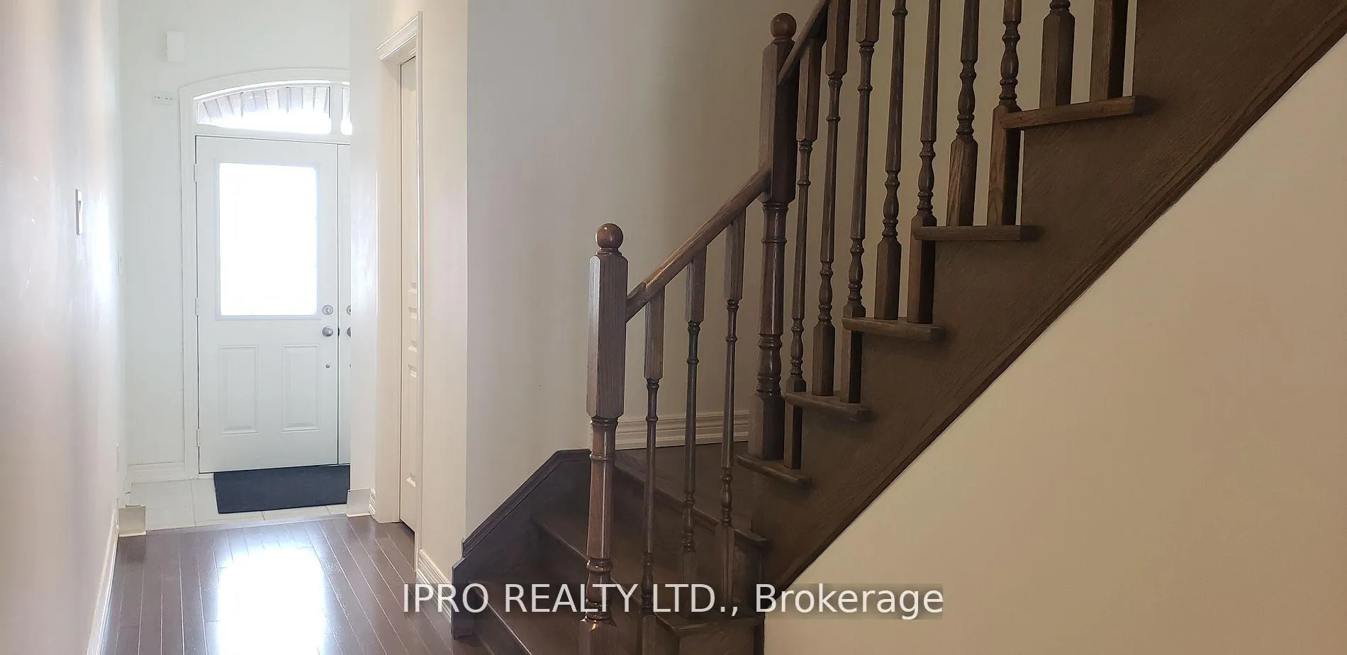 Photo 5 of 52 Adventura Road, Brampton, Northwest Brampton — HOMEH