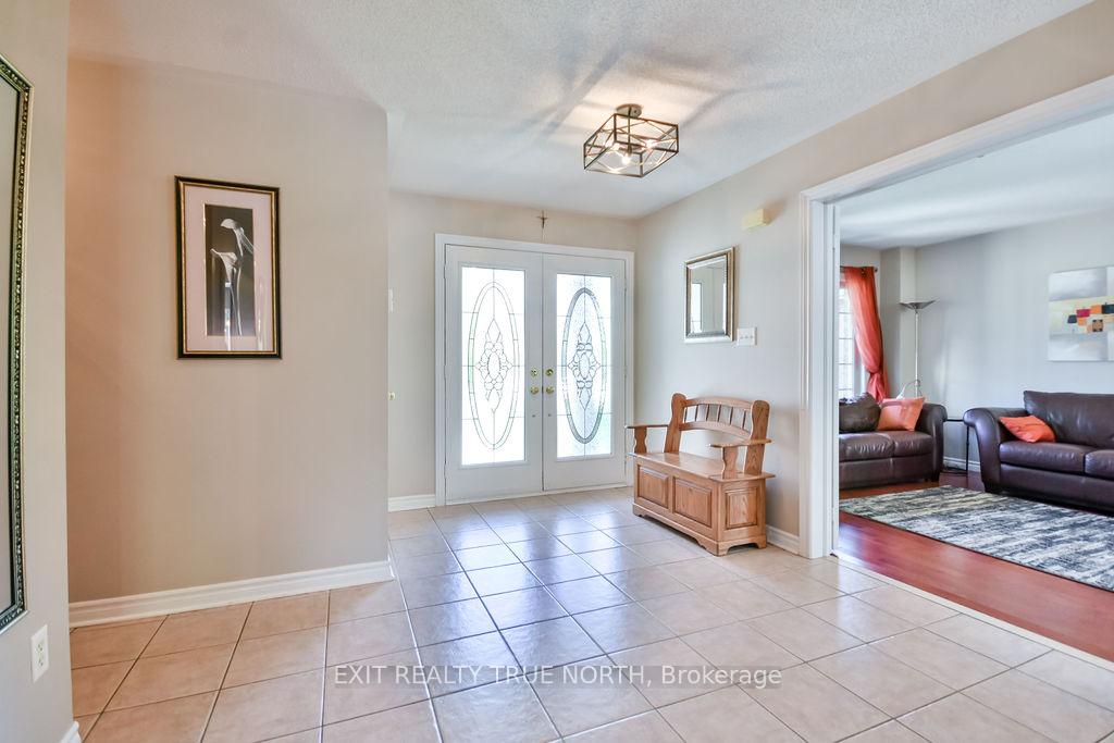 Photo 6 of 5 Newberry Court, Barrie, Painswick South — HOMEH
