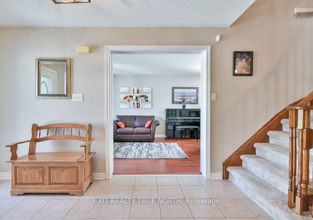 Photo 7 of 5 Newberry Court, Barrie, Painswick South — HOMEH