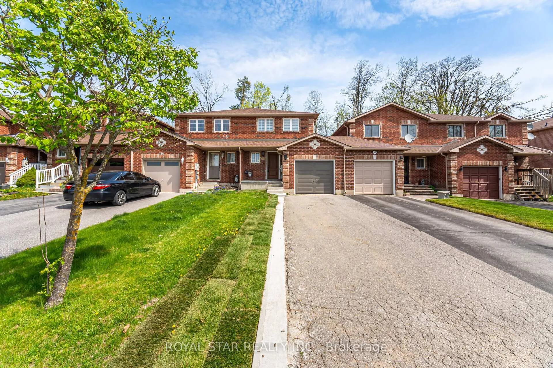 Front of 340 Dunsmore Lane