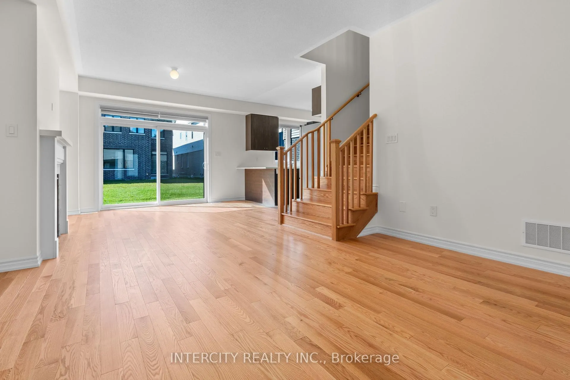 Photo 6 of 37 Prudhoe Terrace, Barrie, Rural Barrie Southeast — HOMEH
