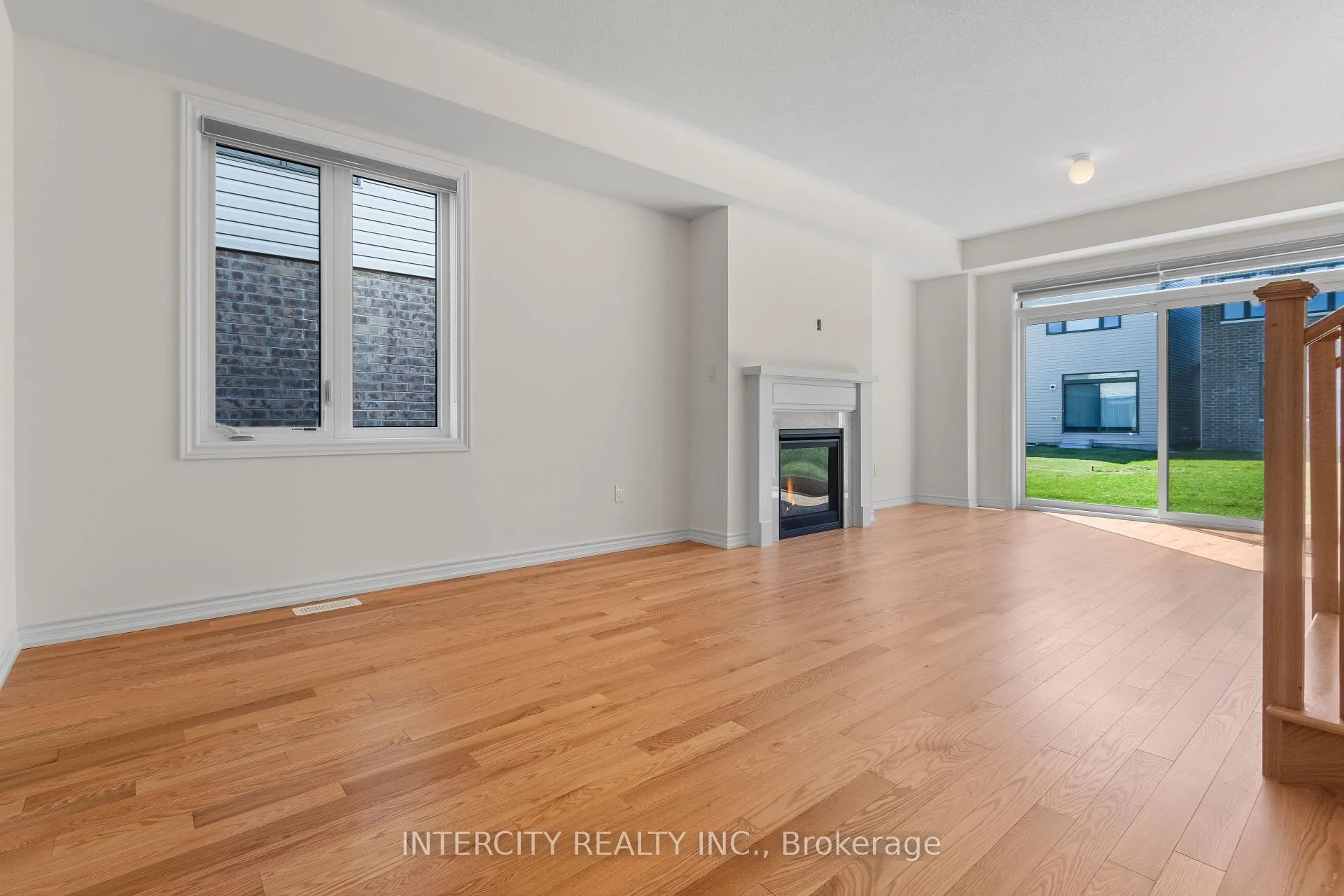Photo 7 of 37 Prudhoe Terrace, Barrie, Rural Barrie Southeast — HOMEH