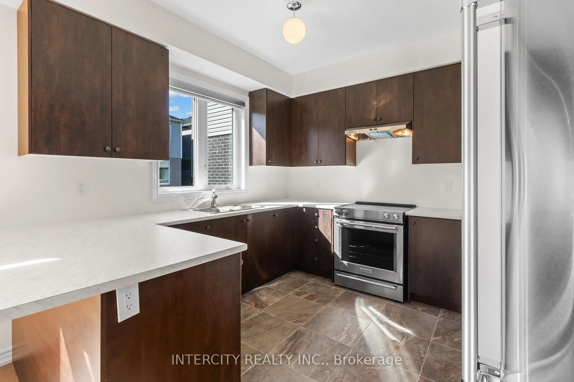 Photo 16 of 37 Prudhoe Terrace, Barrie, Rural Barrie Southeast — HOMEH