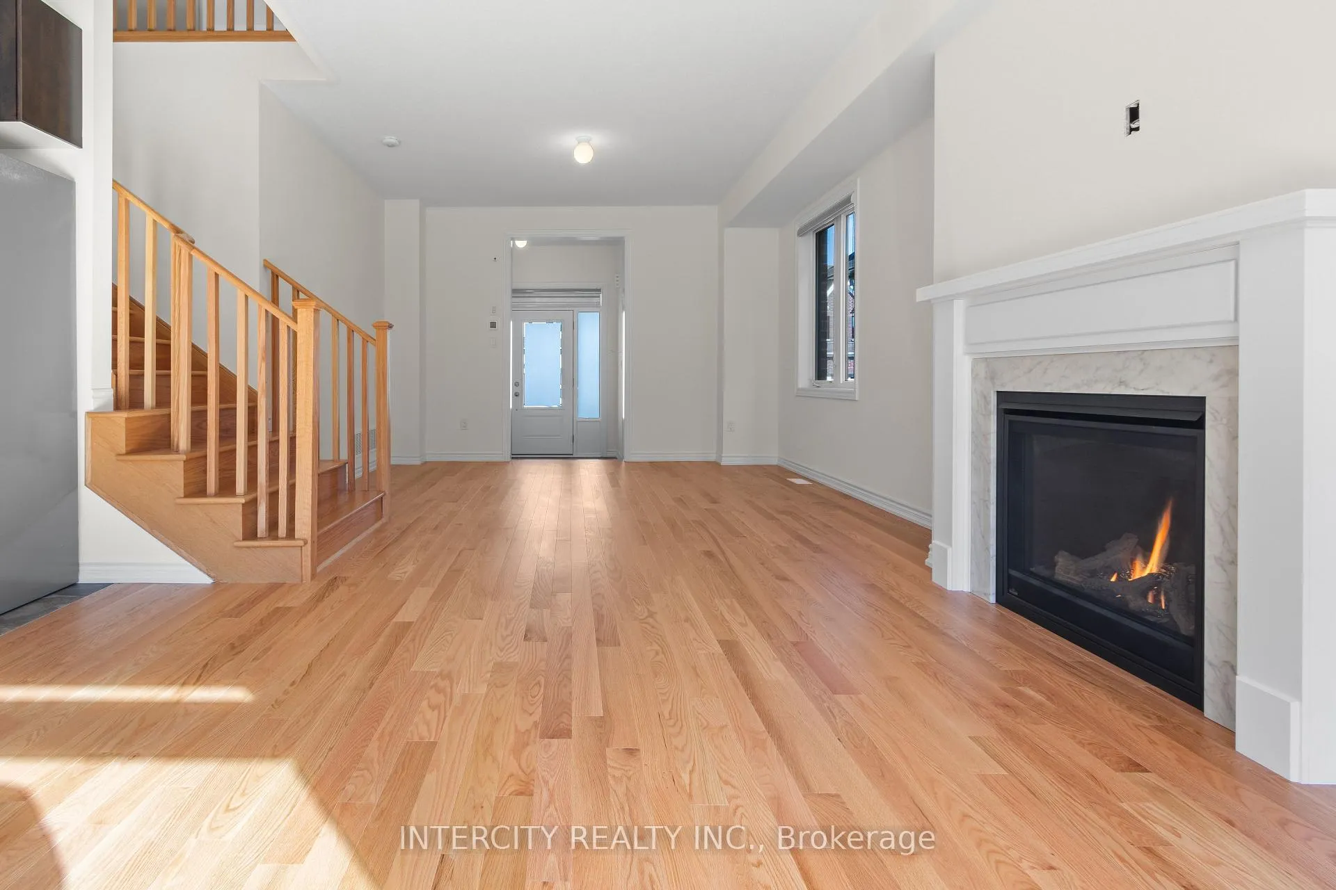 Photo 18 of 37 Prudhoe Terrace, Barrie, Rural Barrie Southeast — HOMEH