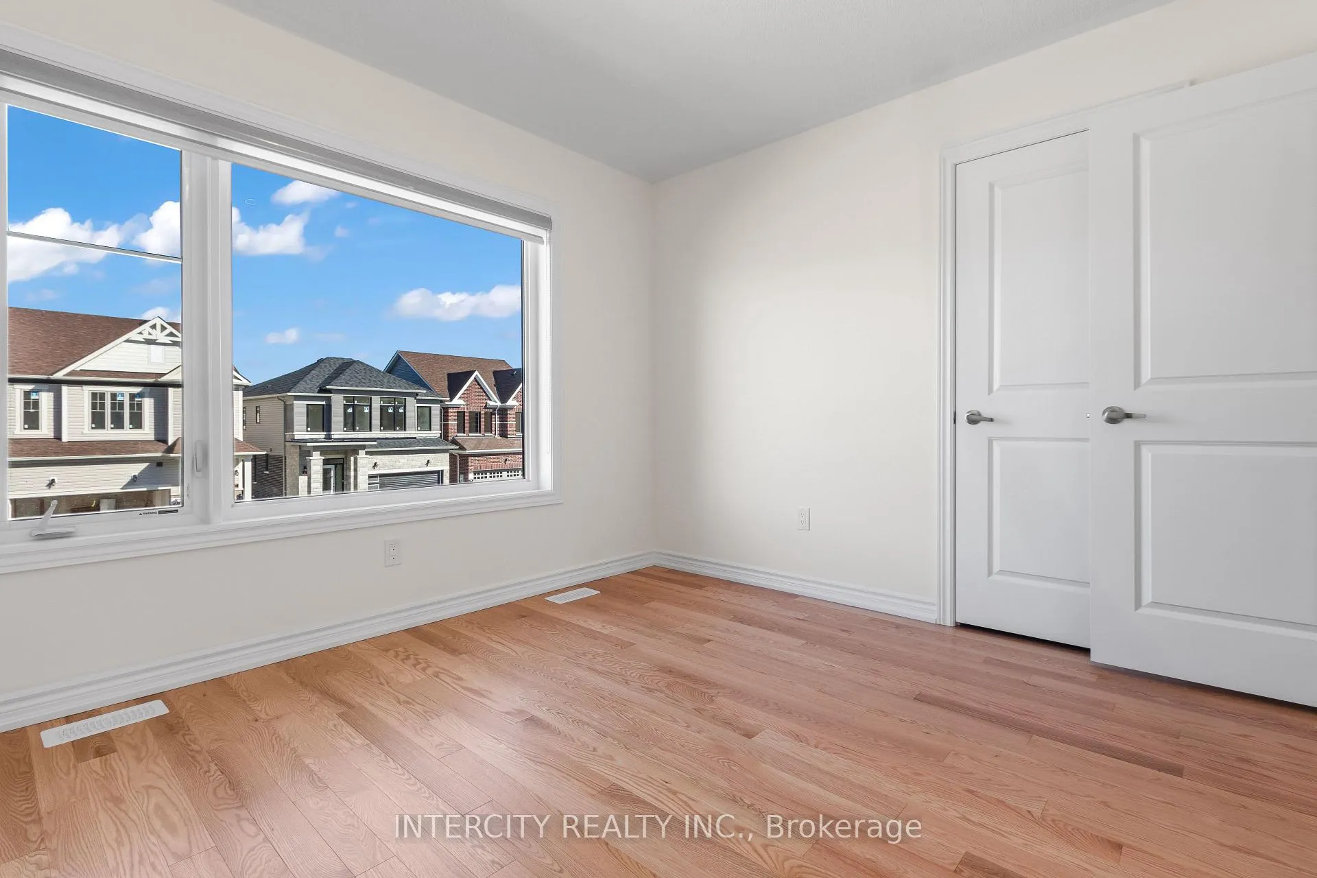 Photo 22 of 37 Prudhoe Terrace, Barrie, Rural Barrie Southeast — HOMEH