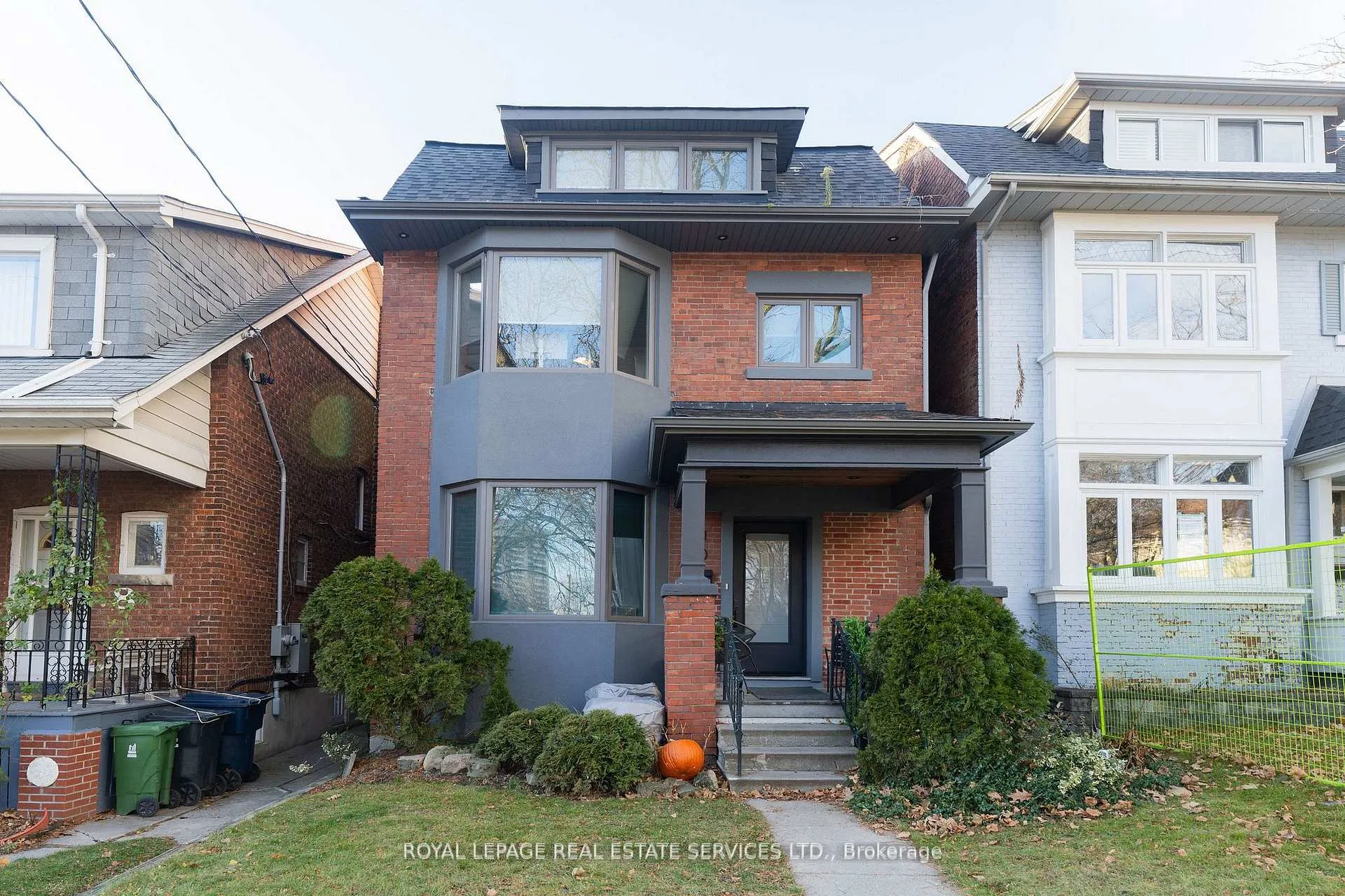 Front of Unit LOWER, 10 Wilfrid Avenue