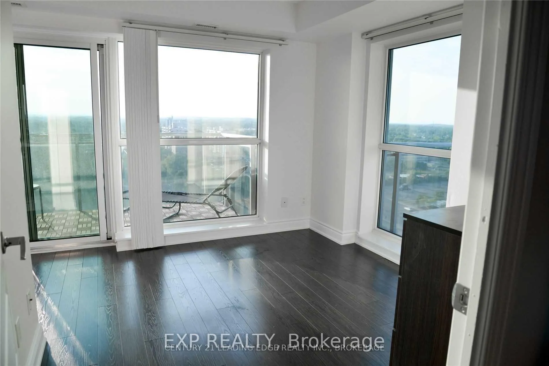 Photo 4 of Unit 1610, 215 Queen Street E, Brampton, Queen Street Corridor — HOMEH