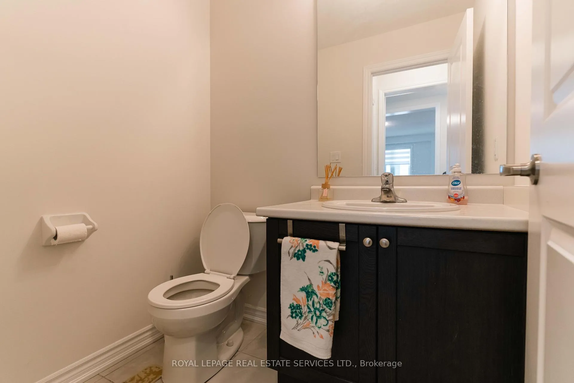 Photo 25 of Unit Upper, 46 Bannister Road, Barrie, Rural Barrie Southwest — HOMEH