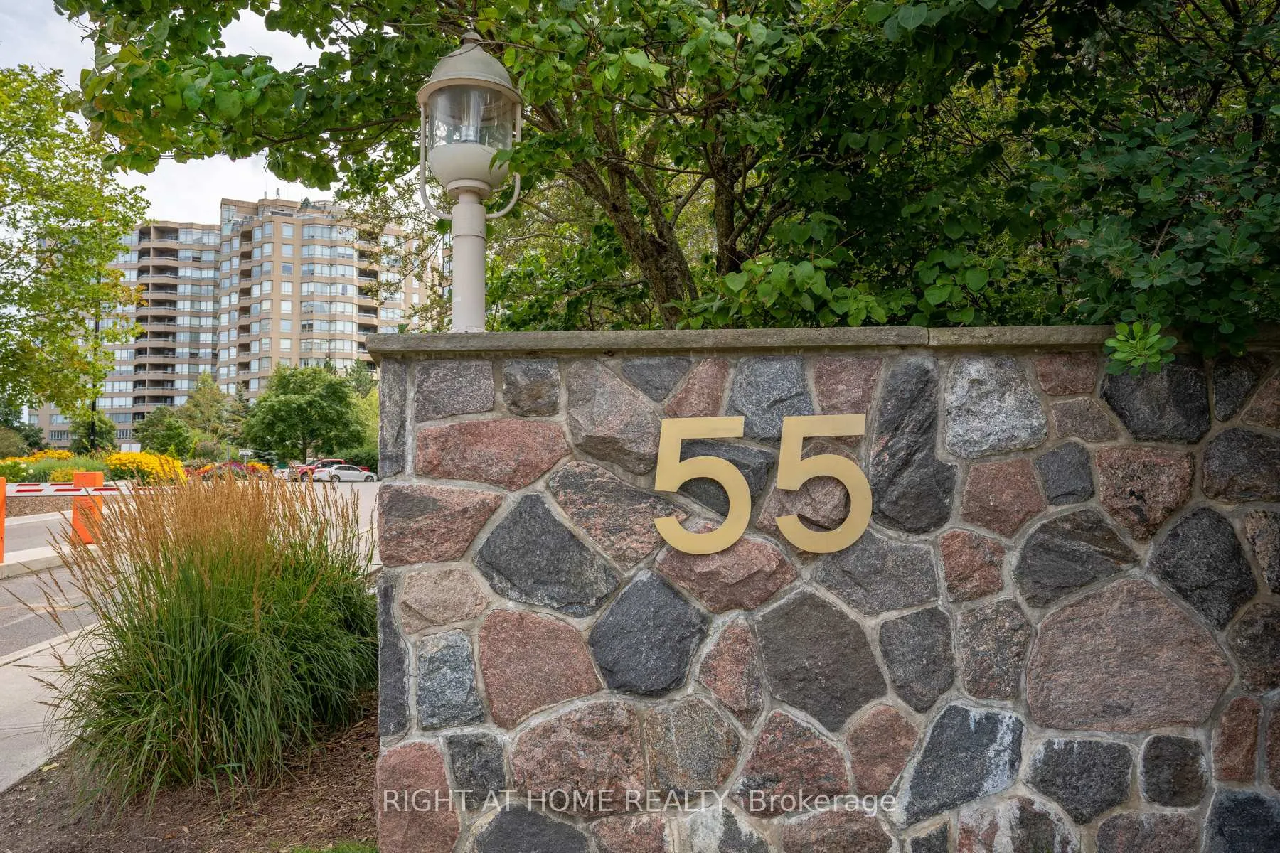 Photo 3 of Unit PH6, 55 Austin Drive, Markham, Markville — HOMEH