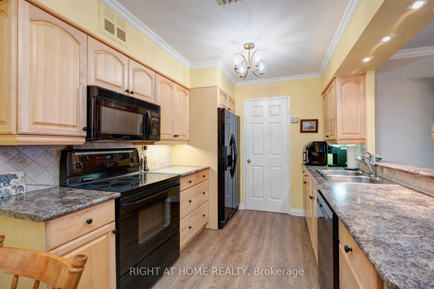 Photo 7 of Unit PH6, 55 Austin Drive, Markham, Markville — HOMEH
