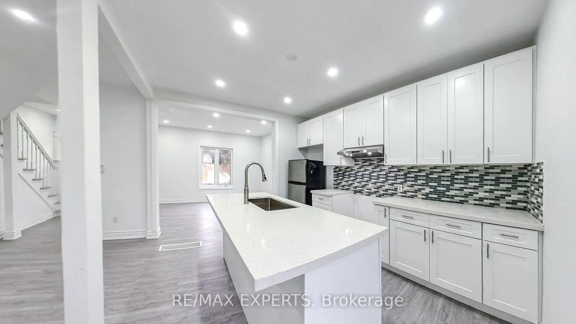 Photo 18 of 509 Nottingham Street, Tay, Port McNicoll — HOMEH