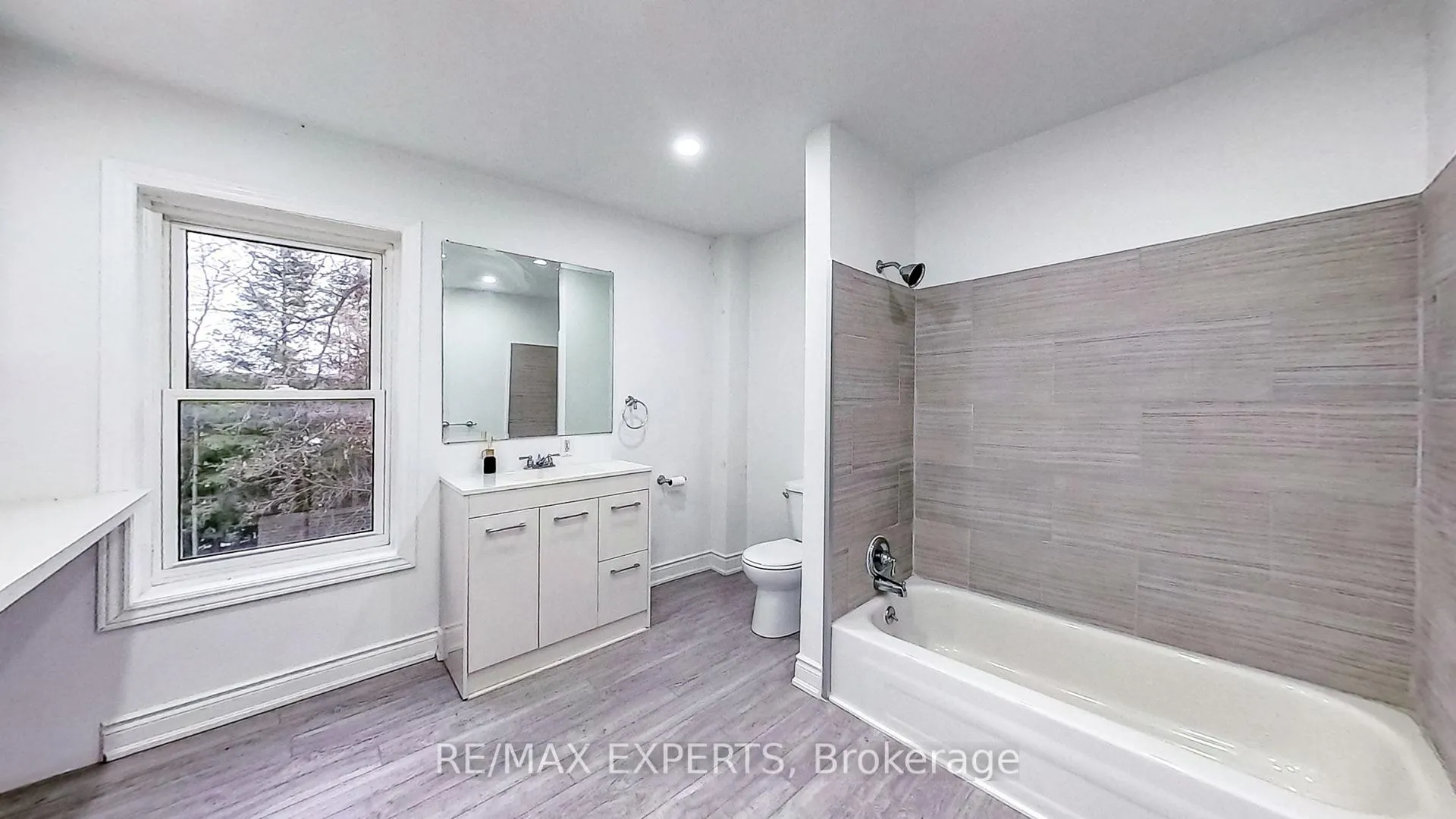 Photo 25 of 509 Nottingham Street, Tay, Port McNicoll — HOMEH
