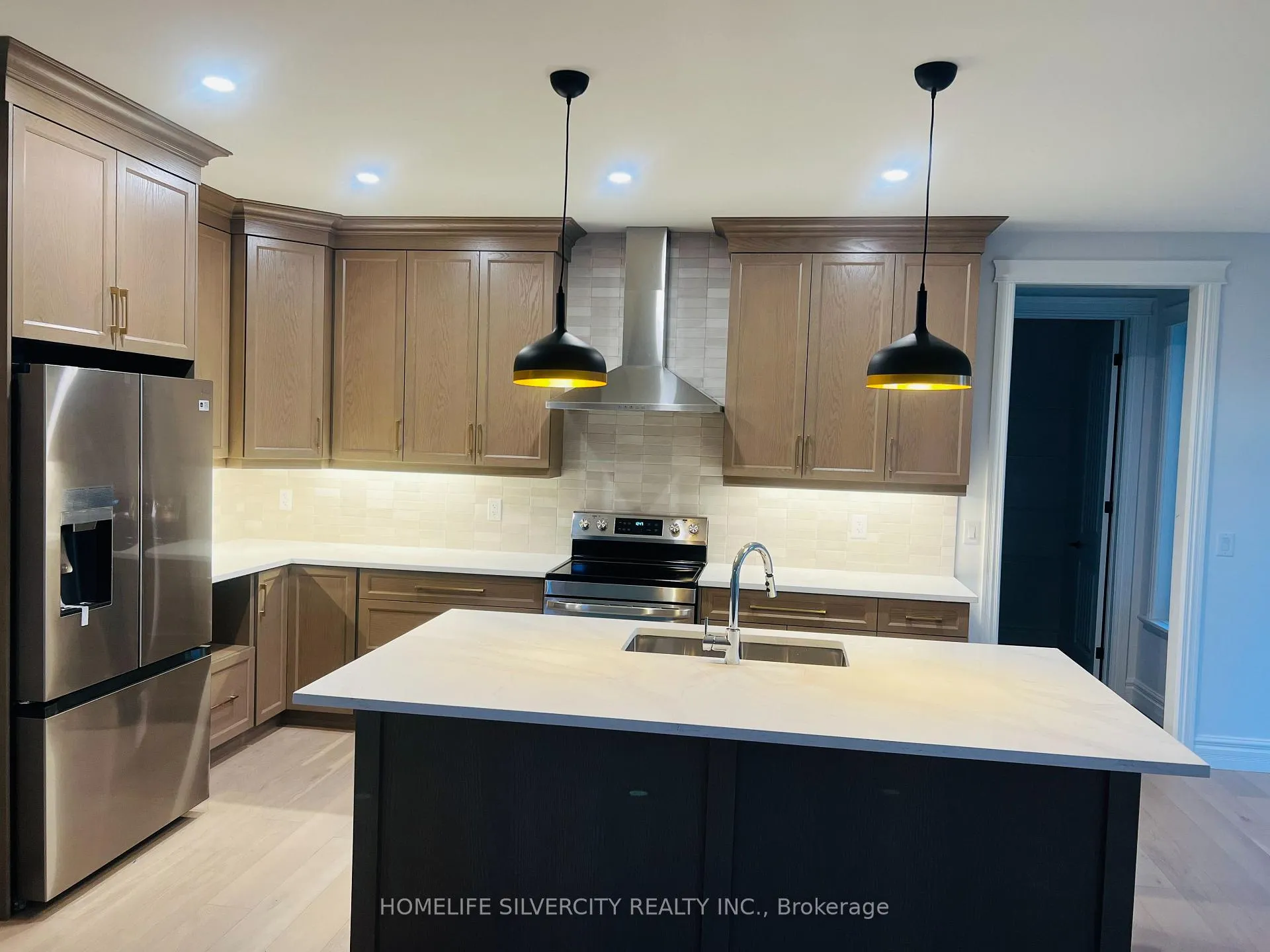 Photo 2 of 359 Marla Crescent, Lakeshore — HOMEH