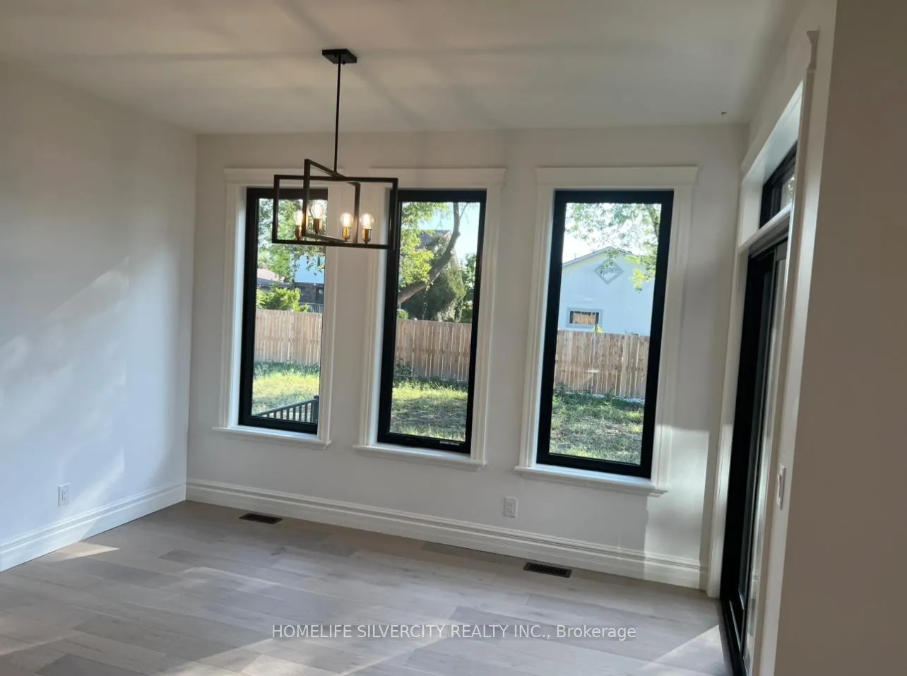 Photo 5 of 359 Marla Crescent, Lakeshore — HOMEH