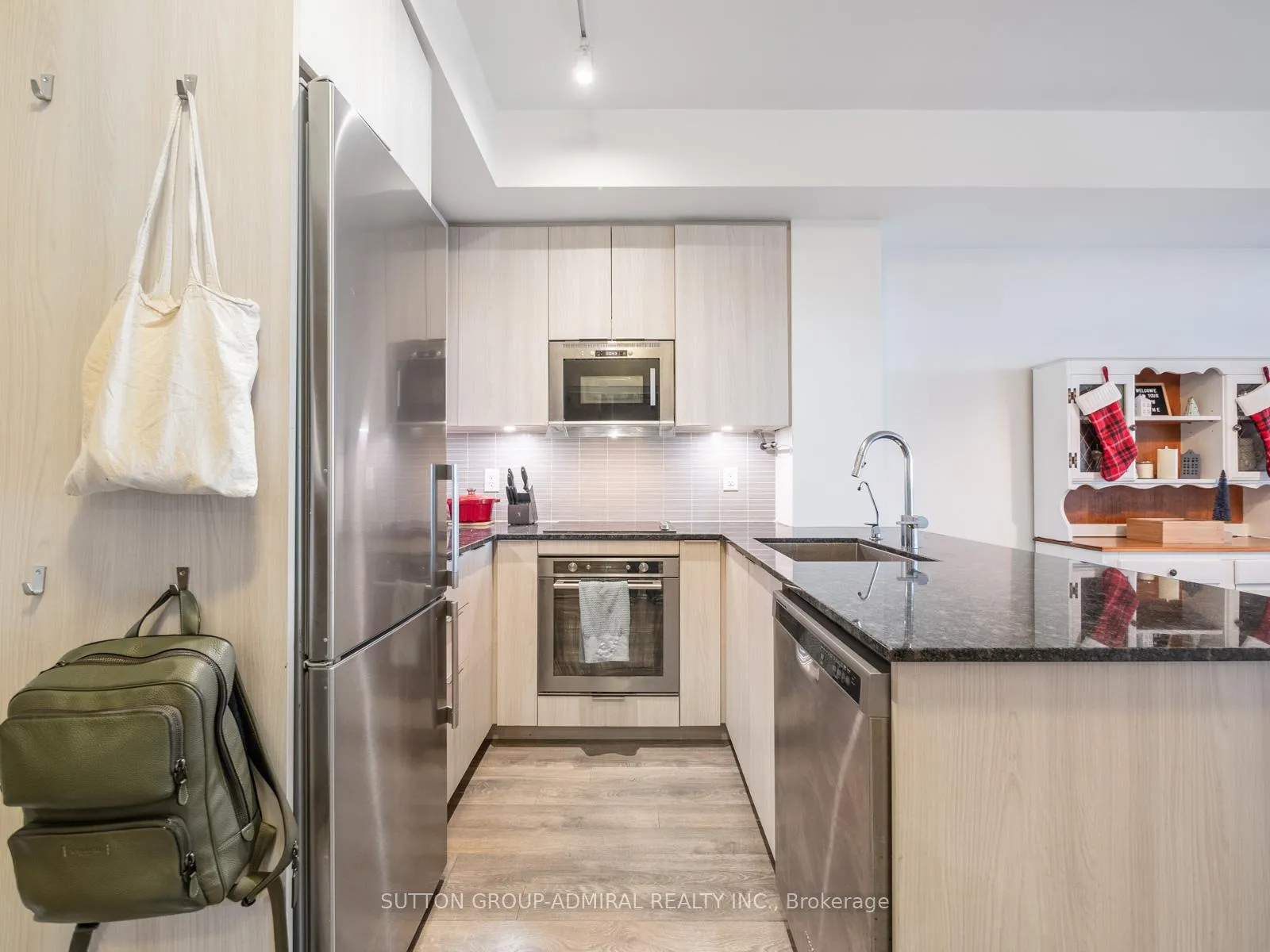 Photo 8 of Unit 419, 99 Eagle Rock Way, Vaughan, Rural Vaughan — HOMEH
