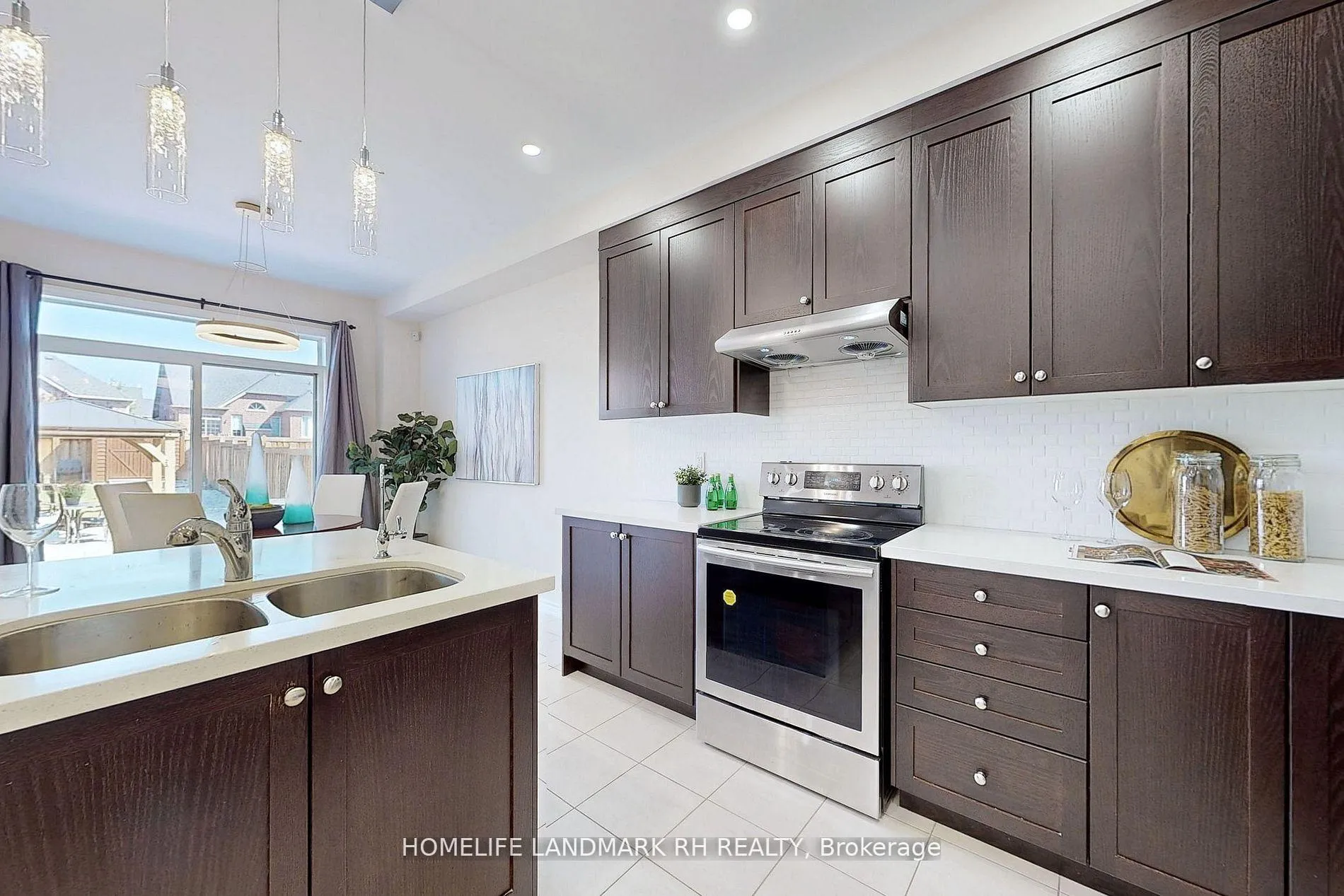 Photo 12 of 20 Marks Road, Springwater, Centre Vespra — HOMEH