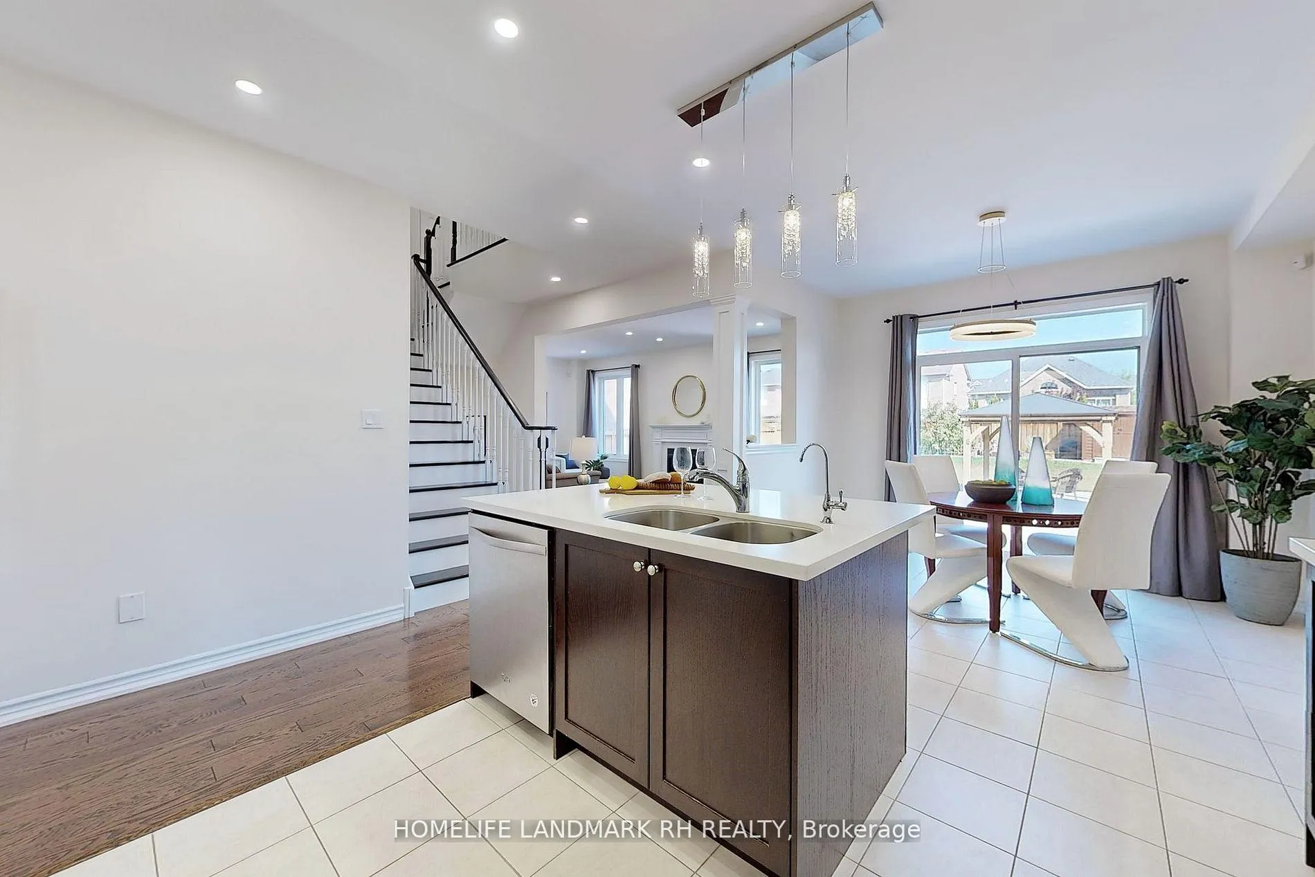 Photo 15 of 20 Marks Road, Springwater, Centre Vespra — HOMEH