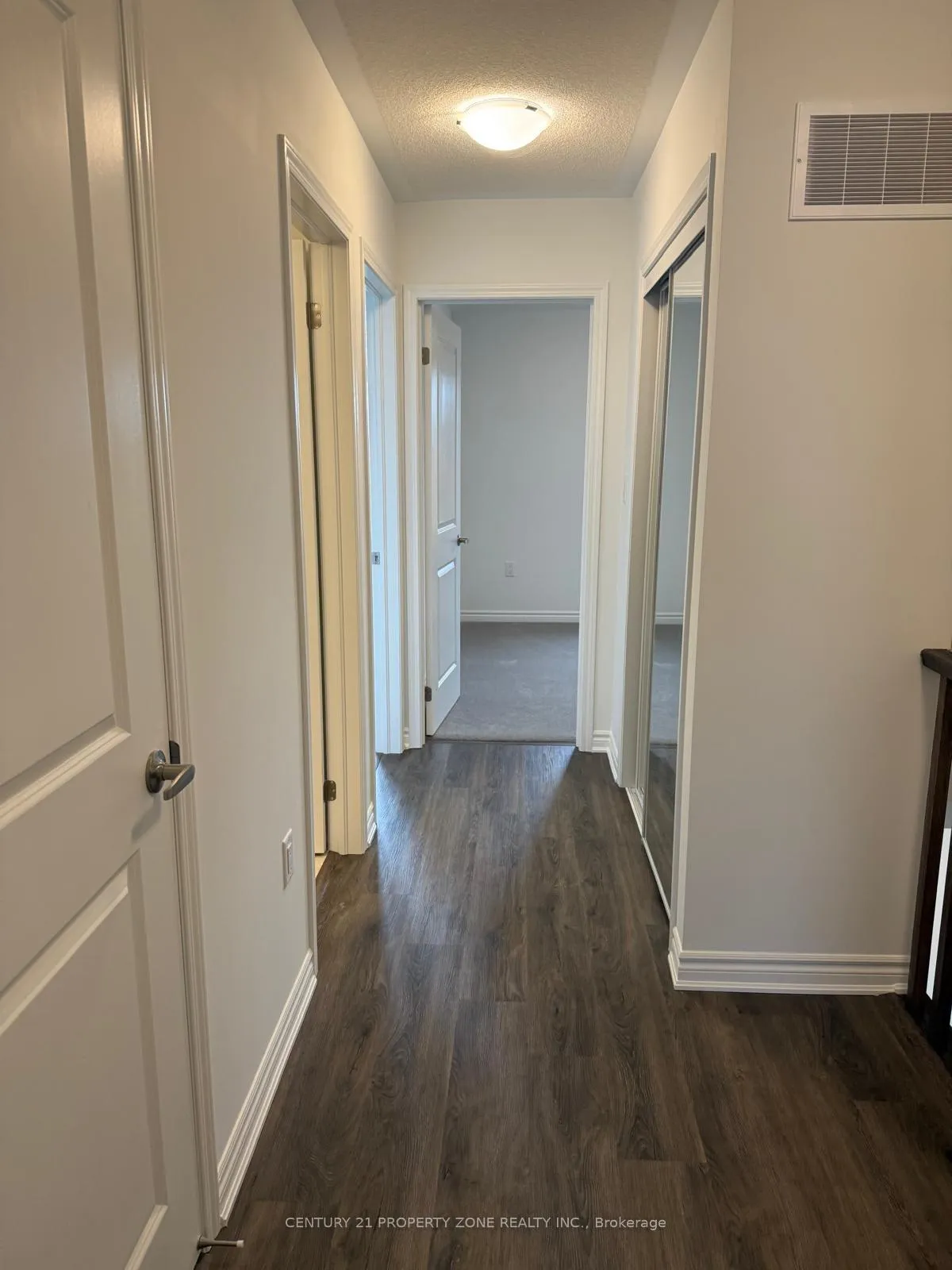 Photo 2 of 29 Yellow Rail Crescent, Brampton, Northwest Brampton — HOMEH