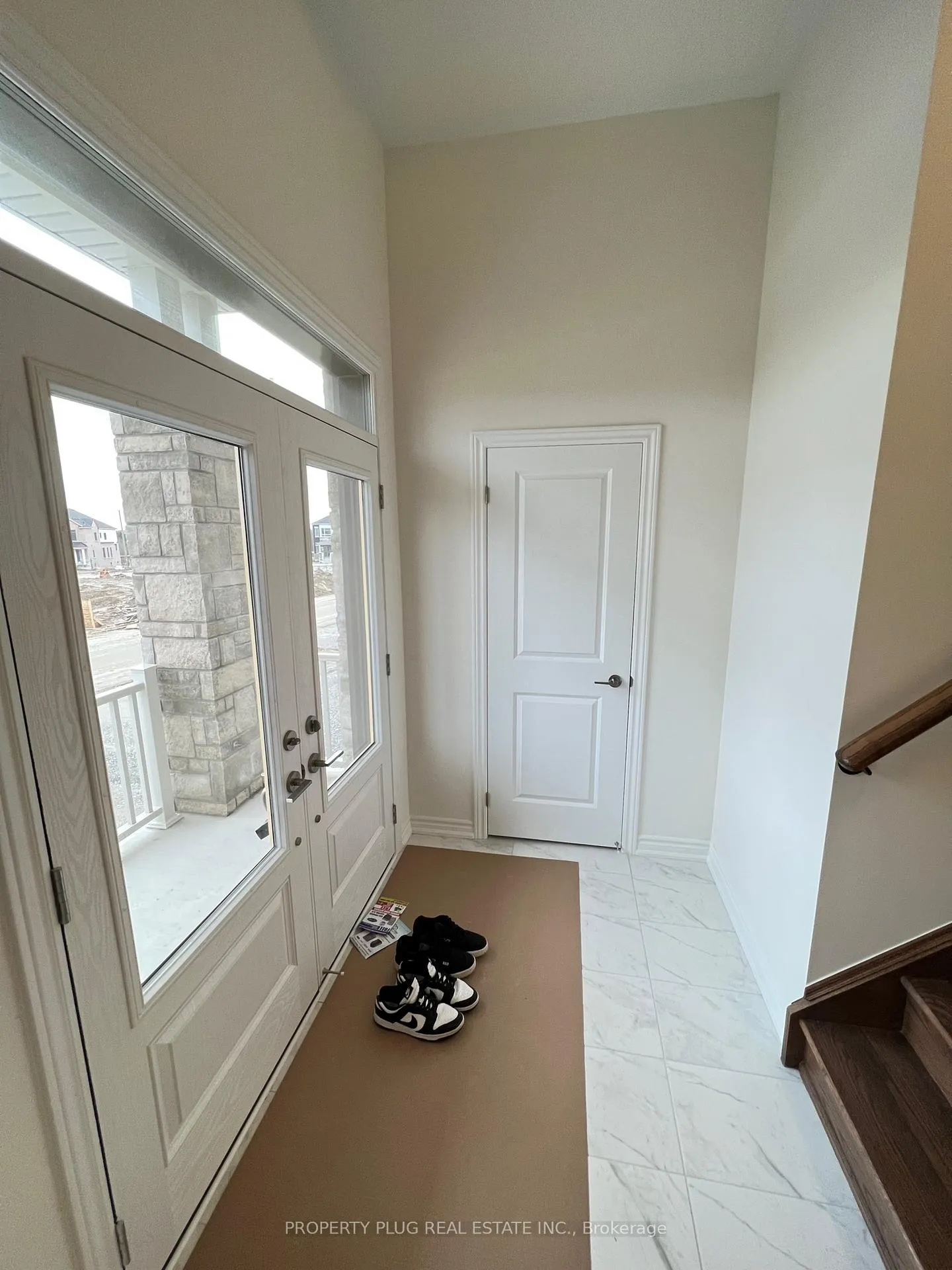 Photo 3 of 13 Pheonix Boulevard, Barrie, Rural Barrie Southeast — HOMEH