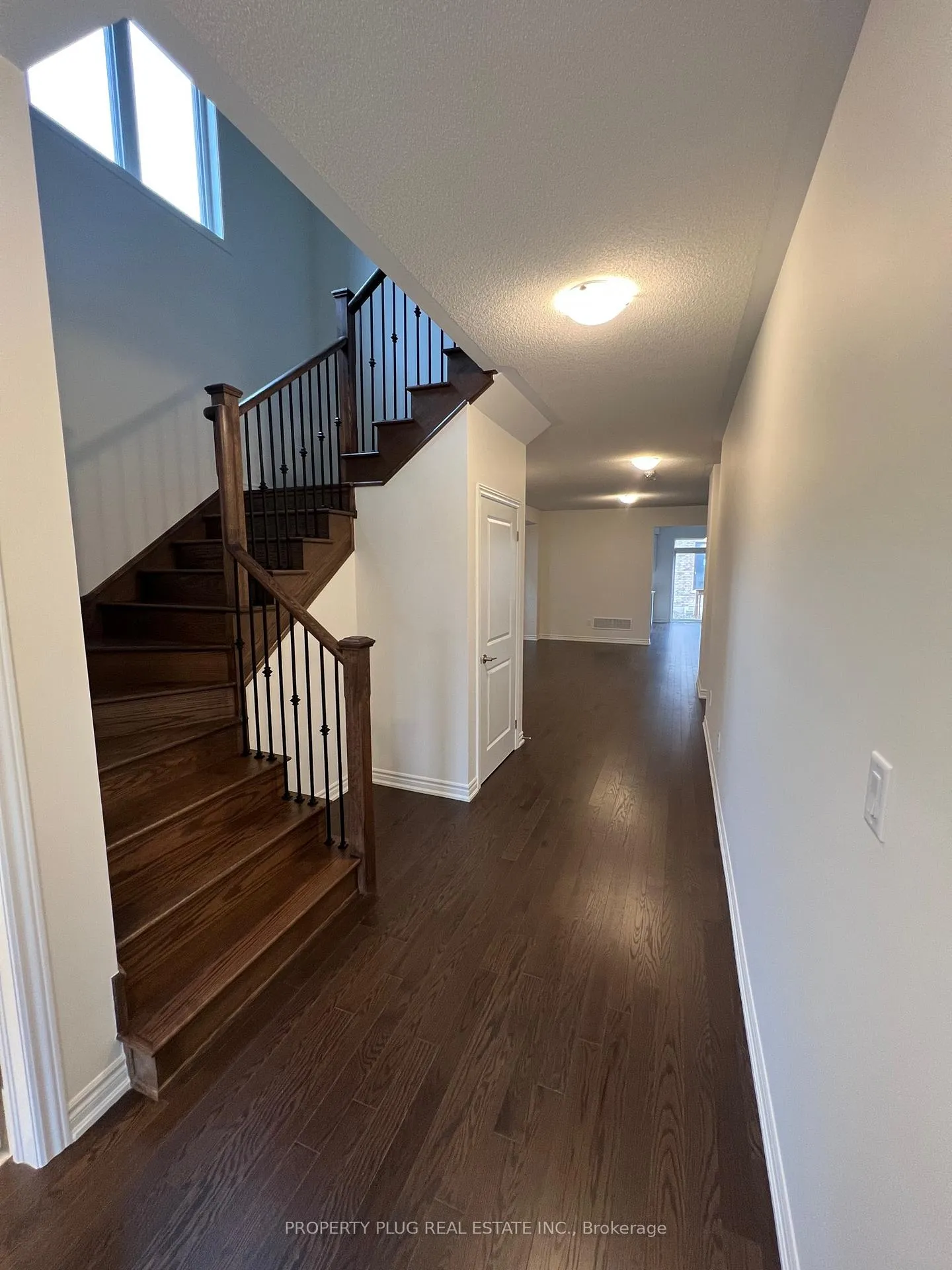 Photo 4 of 13 Pheonix Boulevard, Barrie, Rural Barrie Southeast — HOMEH