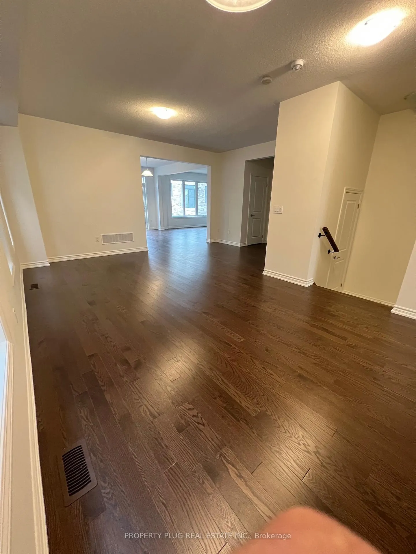Photo 7 of 13 Pheonix Boulevard, Barrie, Rural Barrie Southeast — HOMEH