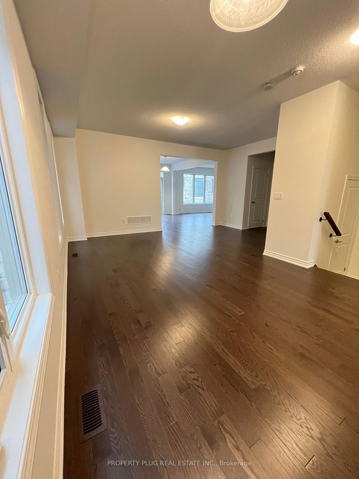 Photo 8 of 13 Pheonix Boulevard, Barrie, Rural Barrie Southeast — HOMEH