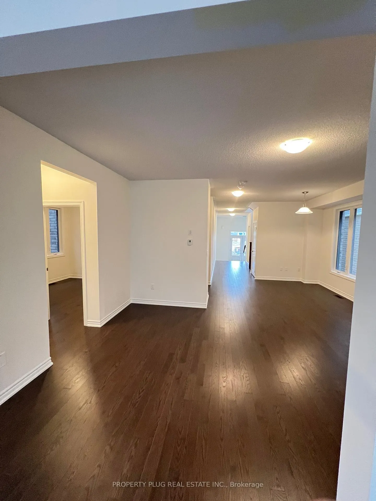 Photo 9 of 13 Pheonix Boulevard, Barrie, Rural Barrie Southeast — HOMEH
