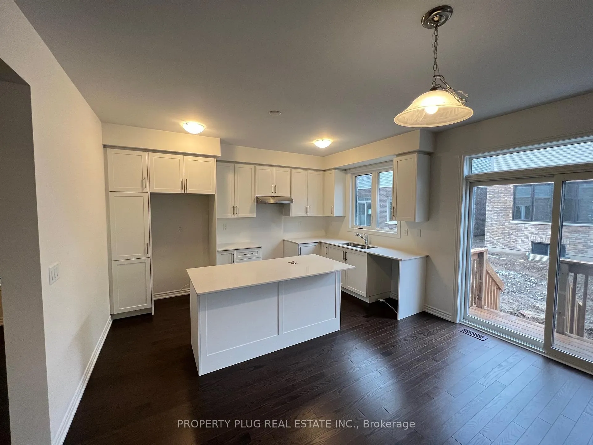 Photo 11 of 13 Pheonix Boulevard, Barrie, Rural Barrie Southeast — HOMEH
