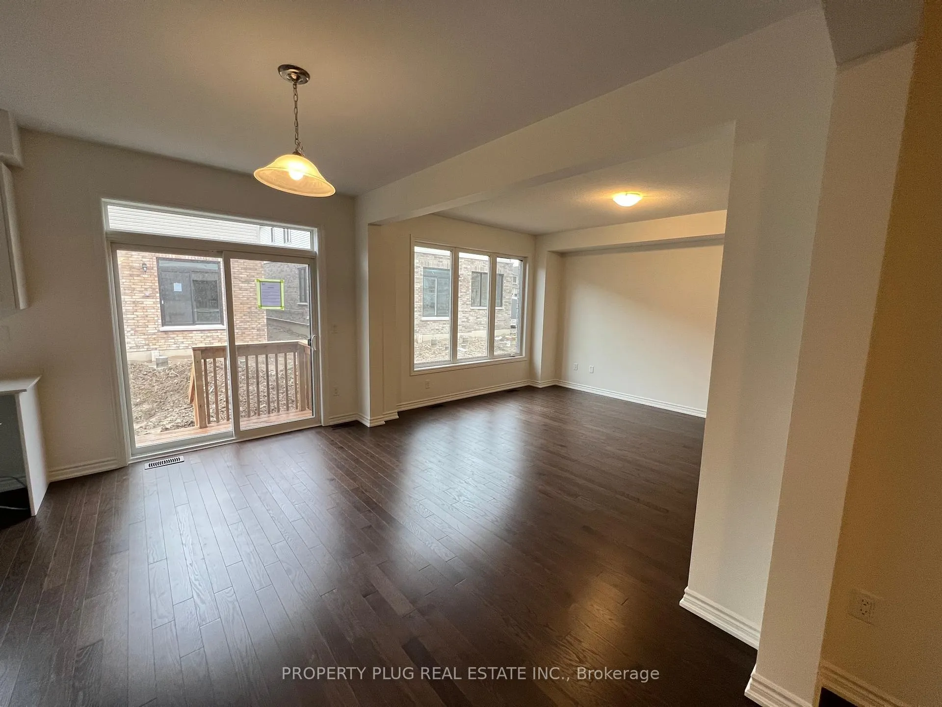 Photo 12 of 13 Pheonix Boulevard, Barrie, Rural Barrie Southeast — HOMEH
