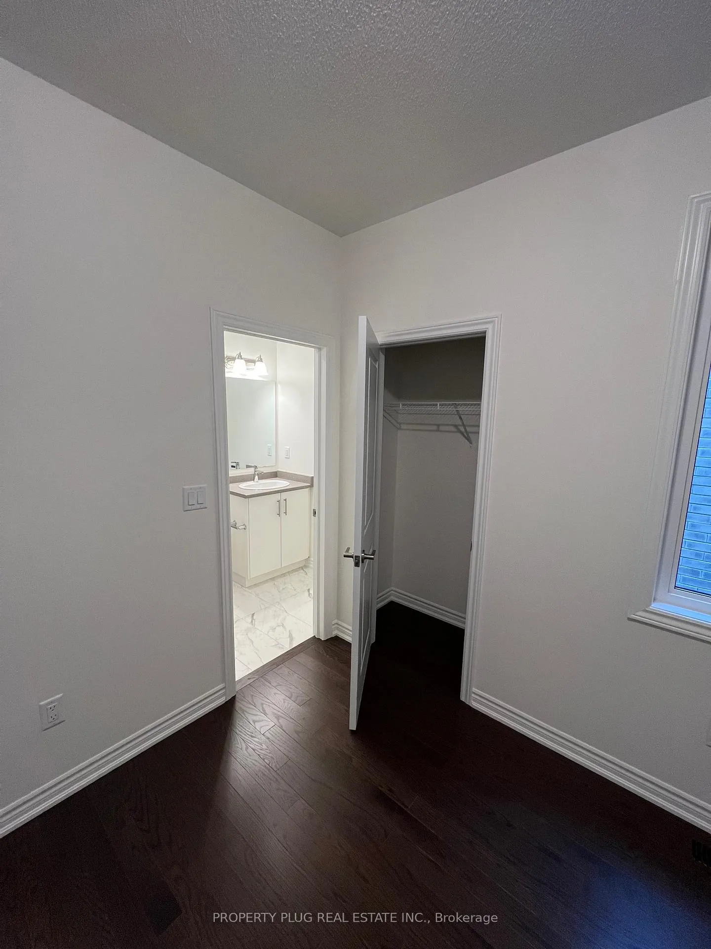Photo 16 of 13 Pheonix Boulevard, Barrie, Rural Barrie Southeast — HOMEH