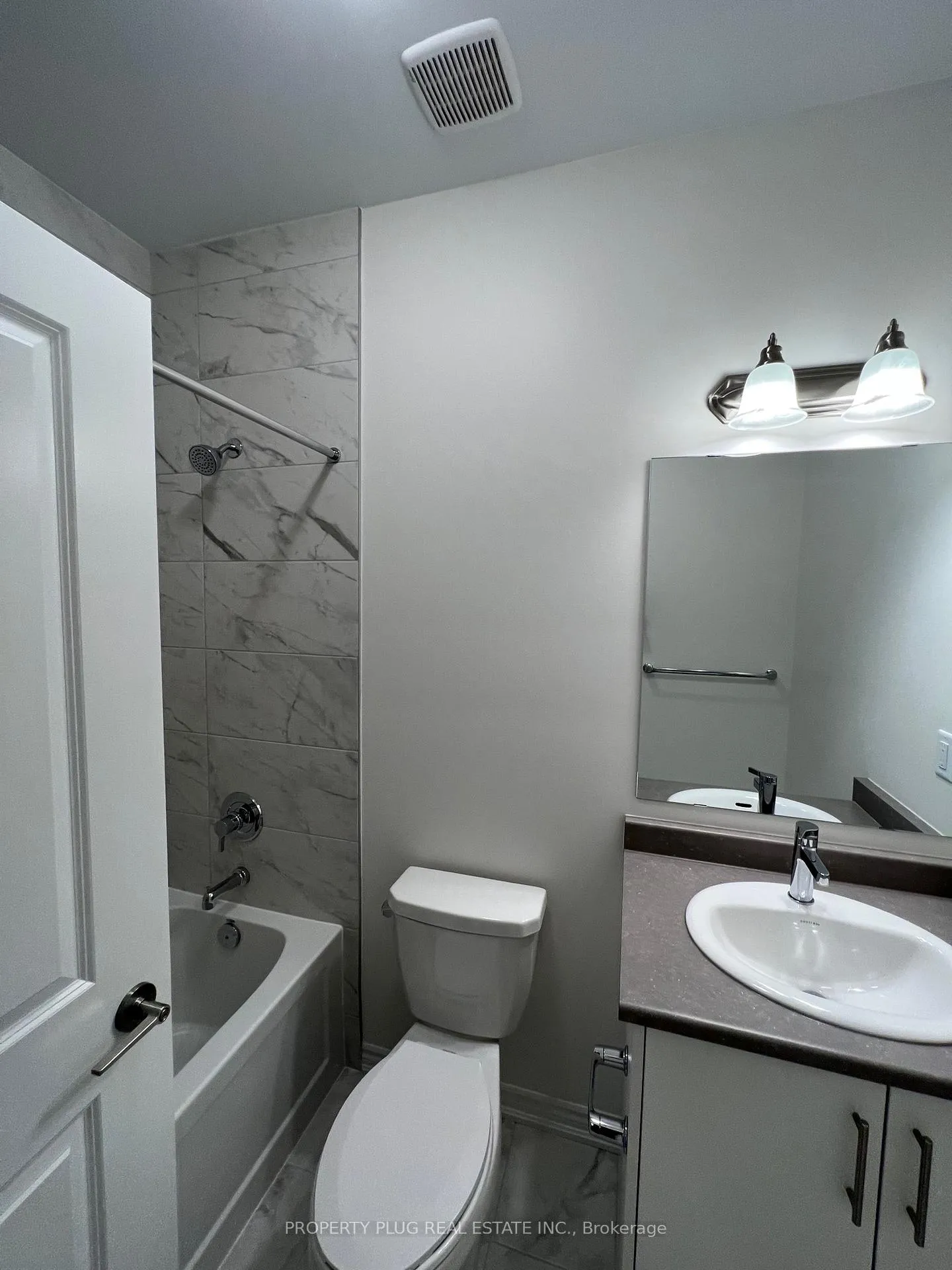 Photo 17 of 13 Pheonix Boulevard, Barrie, Rural Barrie Southeast — HOMEH