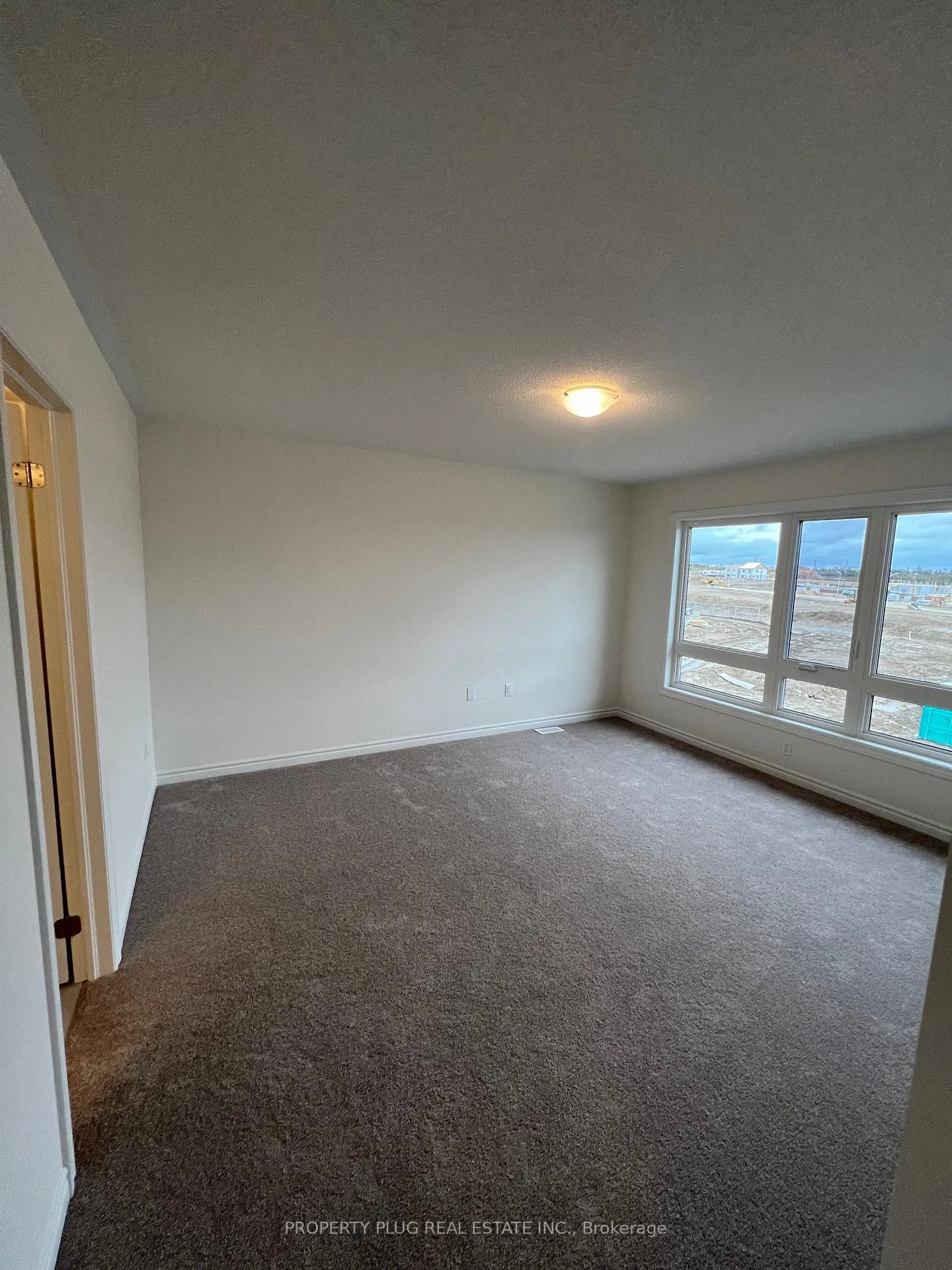 Photo 25 of 13 Pheonix Boulevard, Barrie, Rural Barrie Southeast — HOMEH