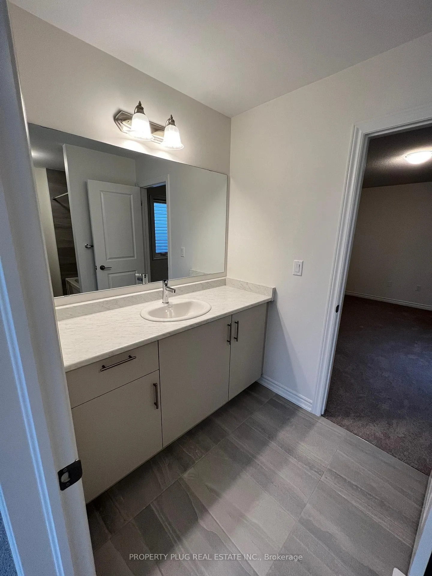 Photo 31 of 13 Pheonix Boulevard, Barrie, Rural Barrie Southeast — HOMEH