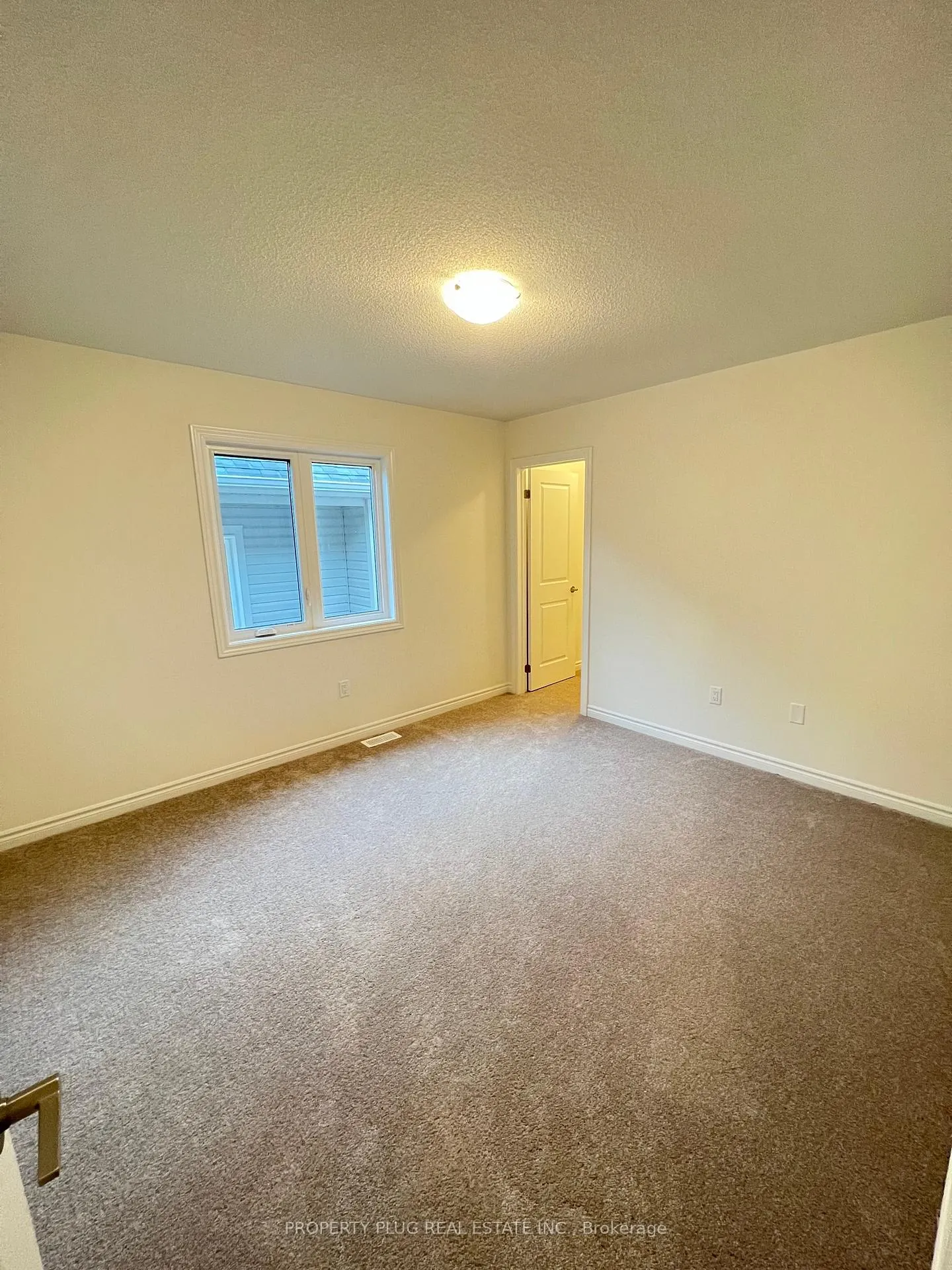 Photo 34 of 13 Pheonix Boulevard, Barrie, Rural Barrie Southeast — HOMEH