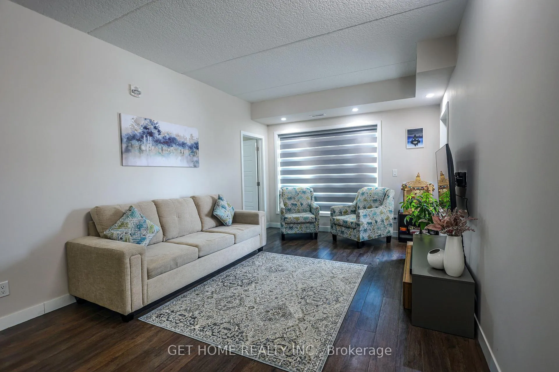 Photo 5 of Unit 205, 175 Commonwealth Street, Kitchener, Larentian West — HOMEH