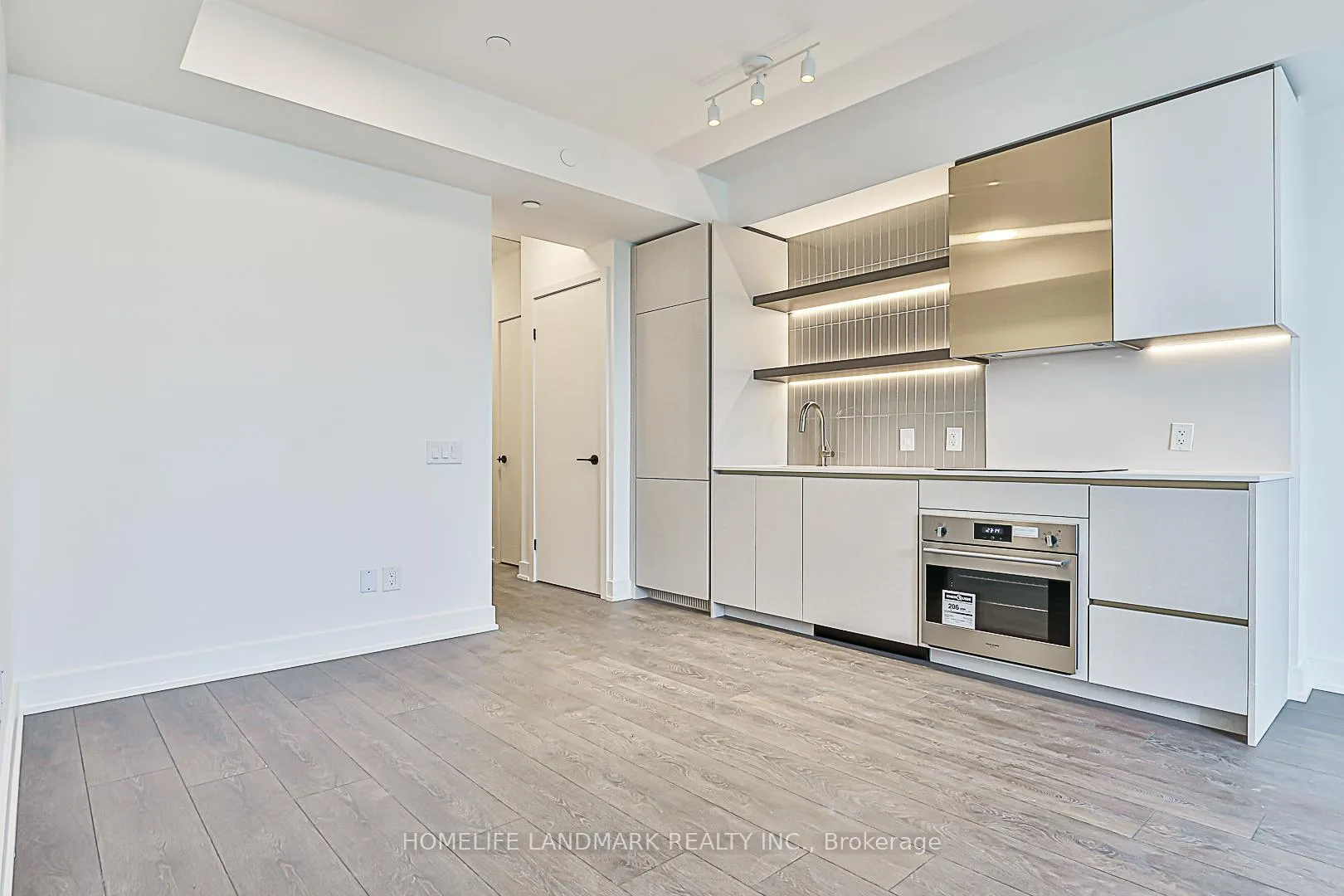 Photo 7 of Unit 605, 1285 Queen Street E, Toronto, Greenwood-Coxwell — HOMEH