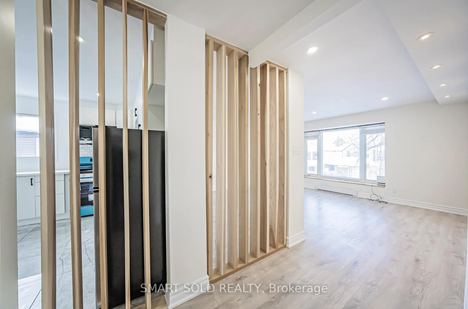 Photo 8 of 198 Silver Aspen Crescent, Kitchener, Forest Heights — HOMEH