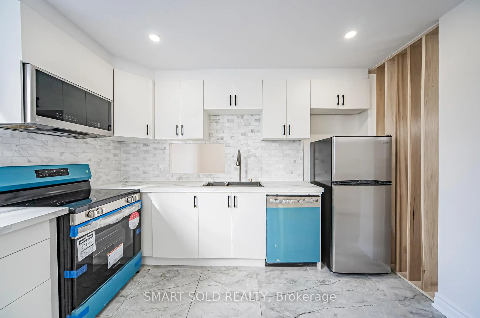 Photo 15 of 198 Silver Aspen Crescent, Kitchener, Forest Heights — HOMEH