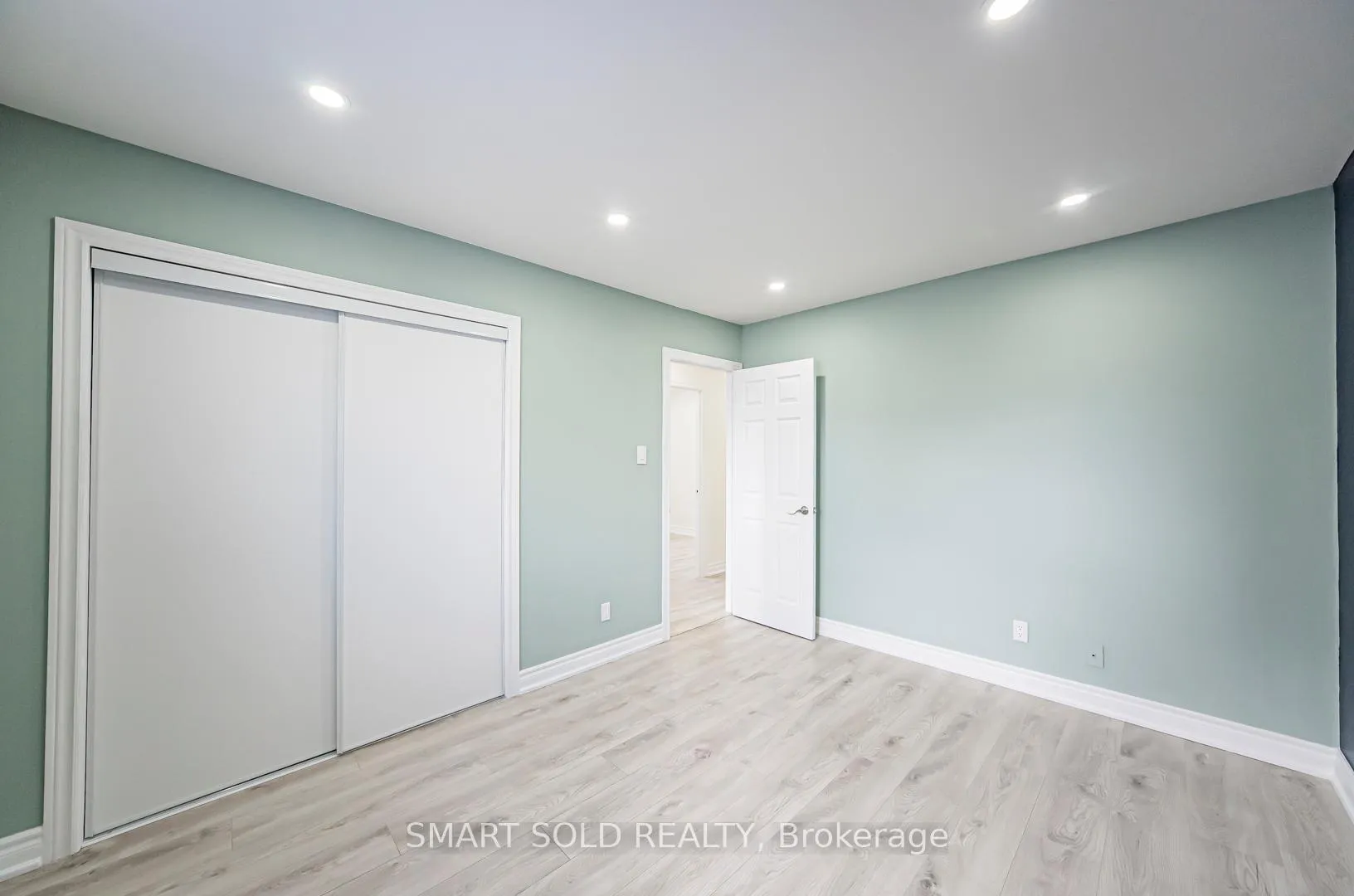 Photo 20 of 198 Silver Aspen Crescent, Kitchener, Forest Heights — HOMEH