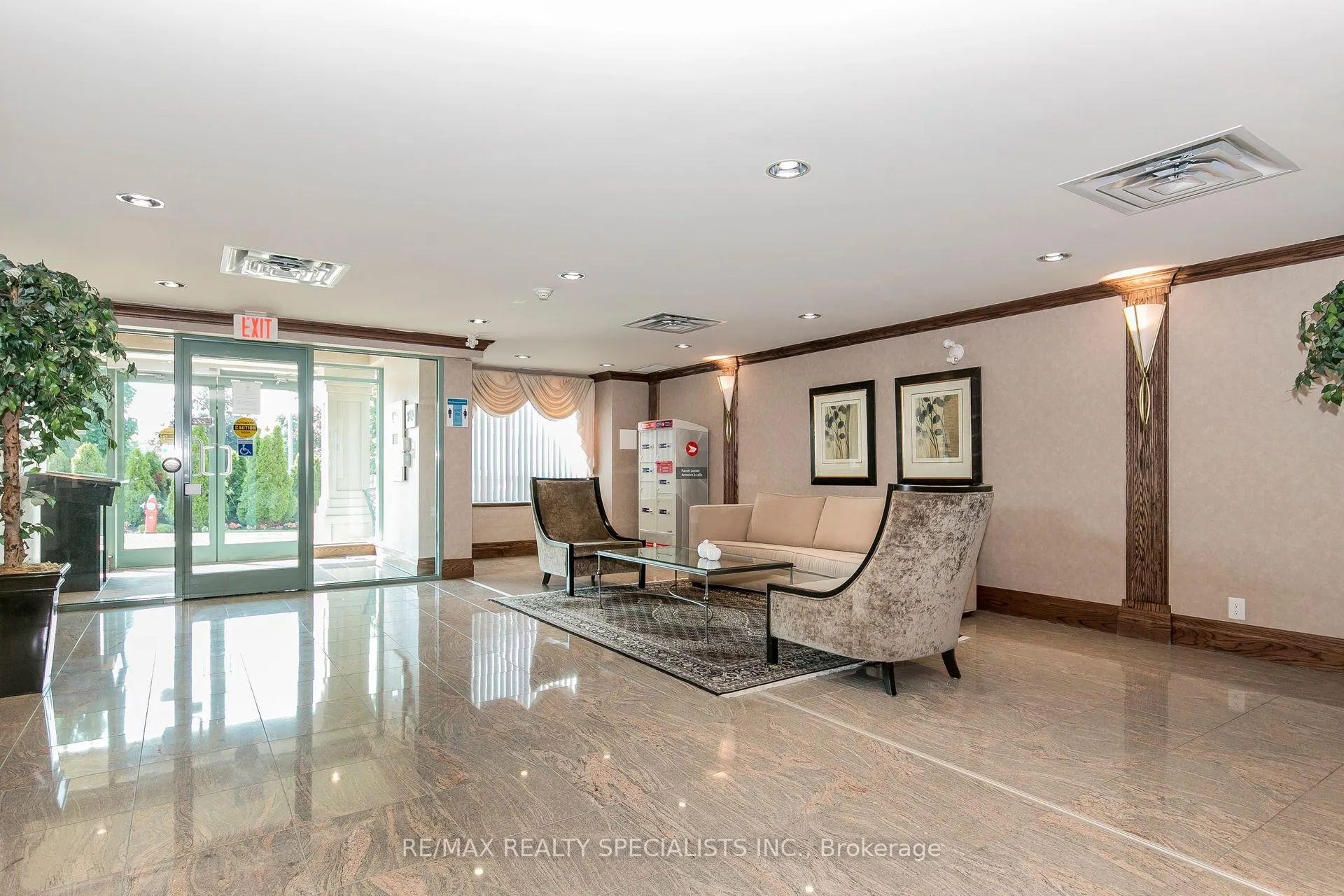 Photo 5 of Unit 311, 65 Via Rosedale, Brampton, Sandringham-Wellington — HOMEH