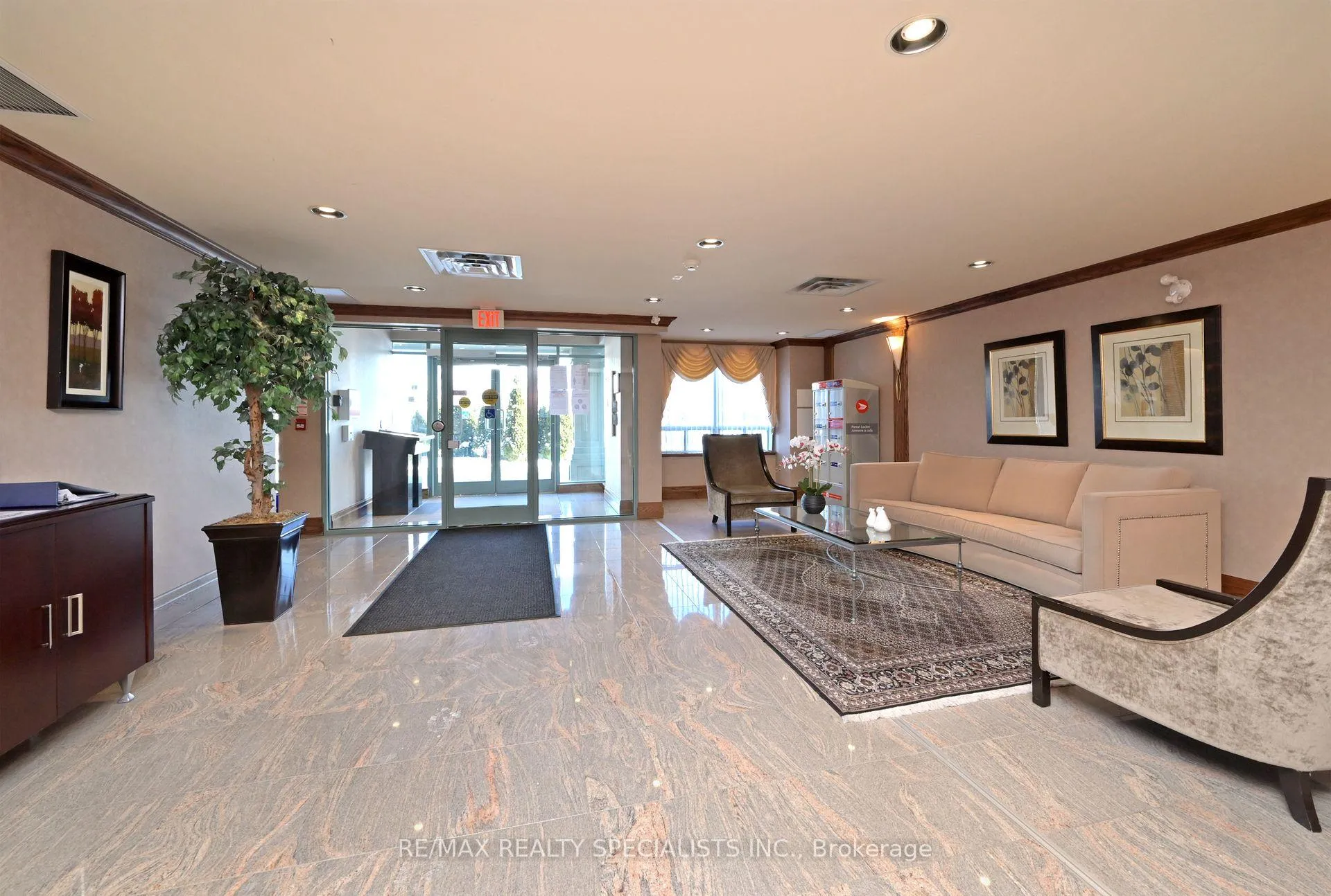 Photo 6 of Unit 311, 65 Via Rosedale, Brampton, Sandringham-Wellington — HOMEH