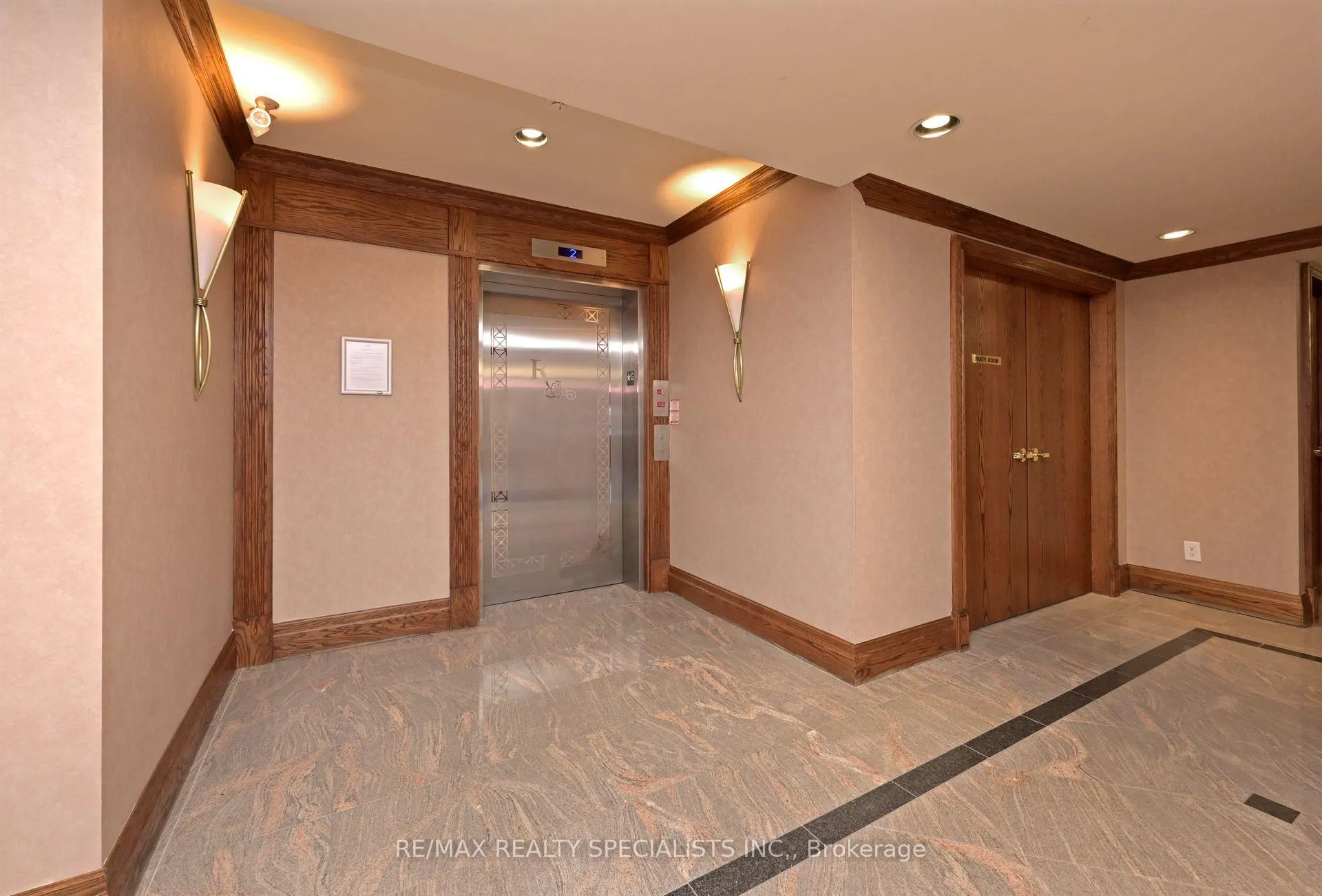 Photo 7 of Unit 311, 65 Via Rosedale, Brampton, Sandringham-Wellington — HOMEH