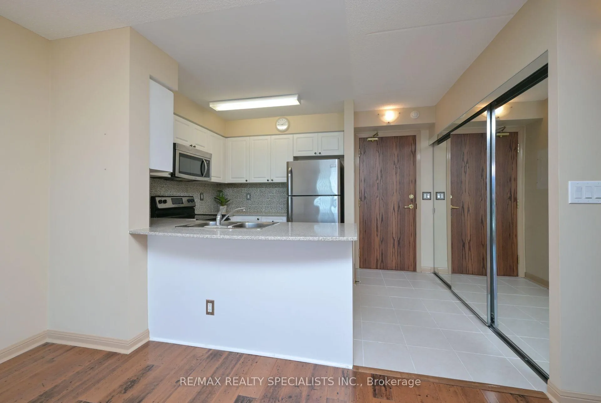 Photo 12 of Unit 311, 65 Via Rosedale, Brampton, Sandringham-Wellington — HOMEH
