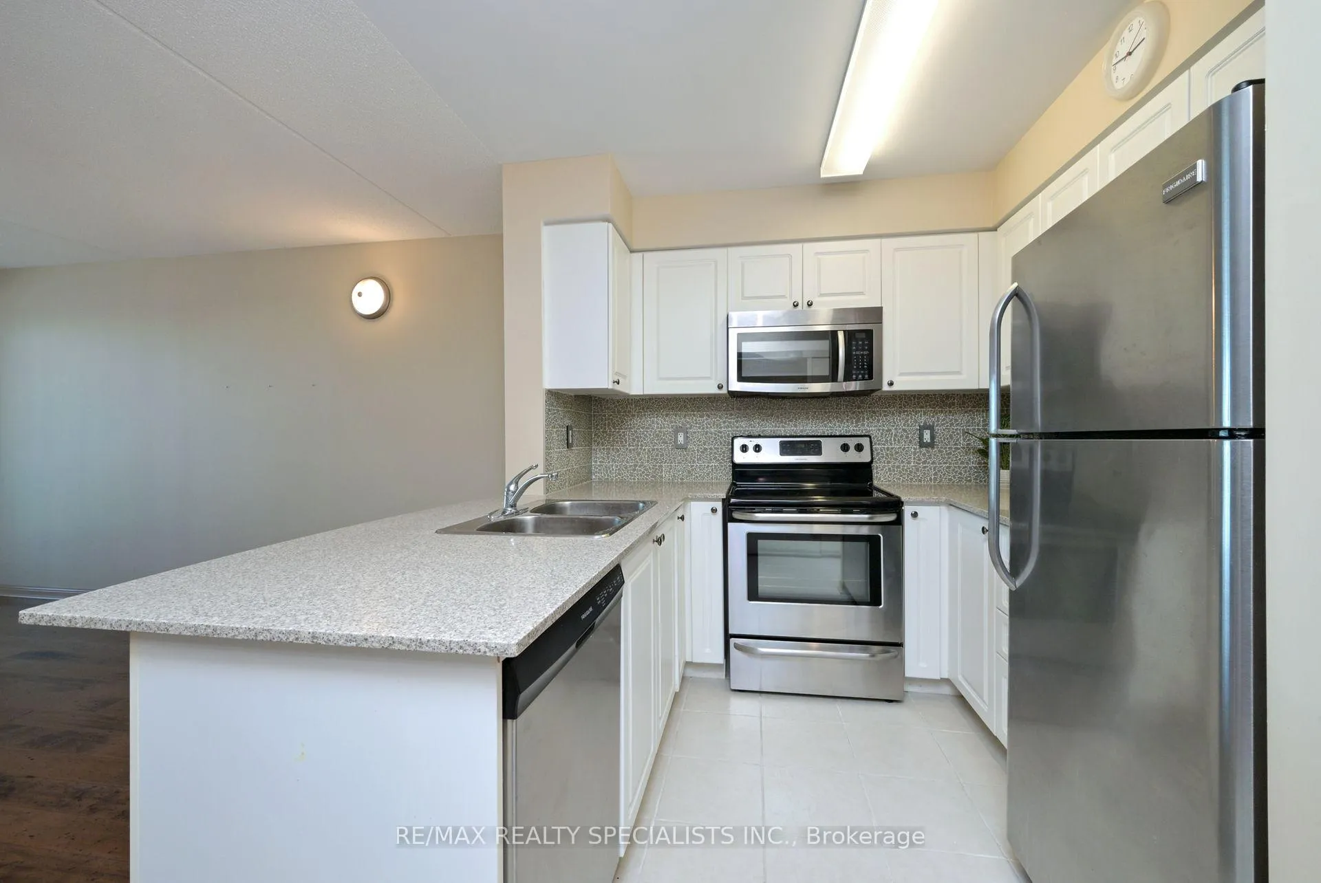 Photo 13 of Unit 311, 65 Via Rosedale, Brampton, Sandringham-Wellington — HOMEH