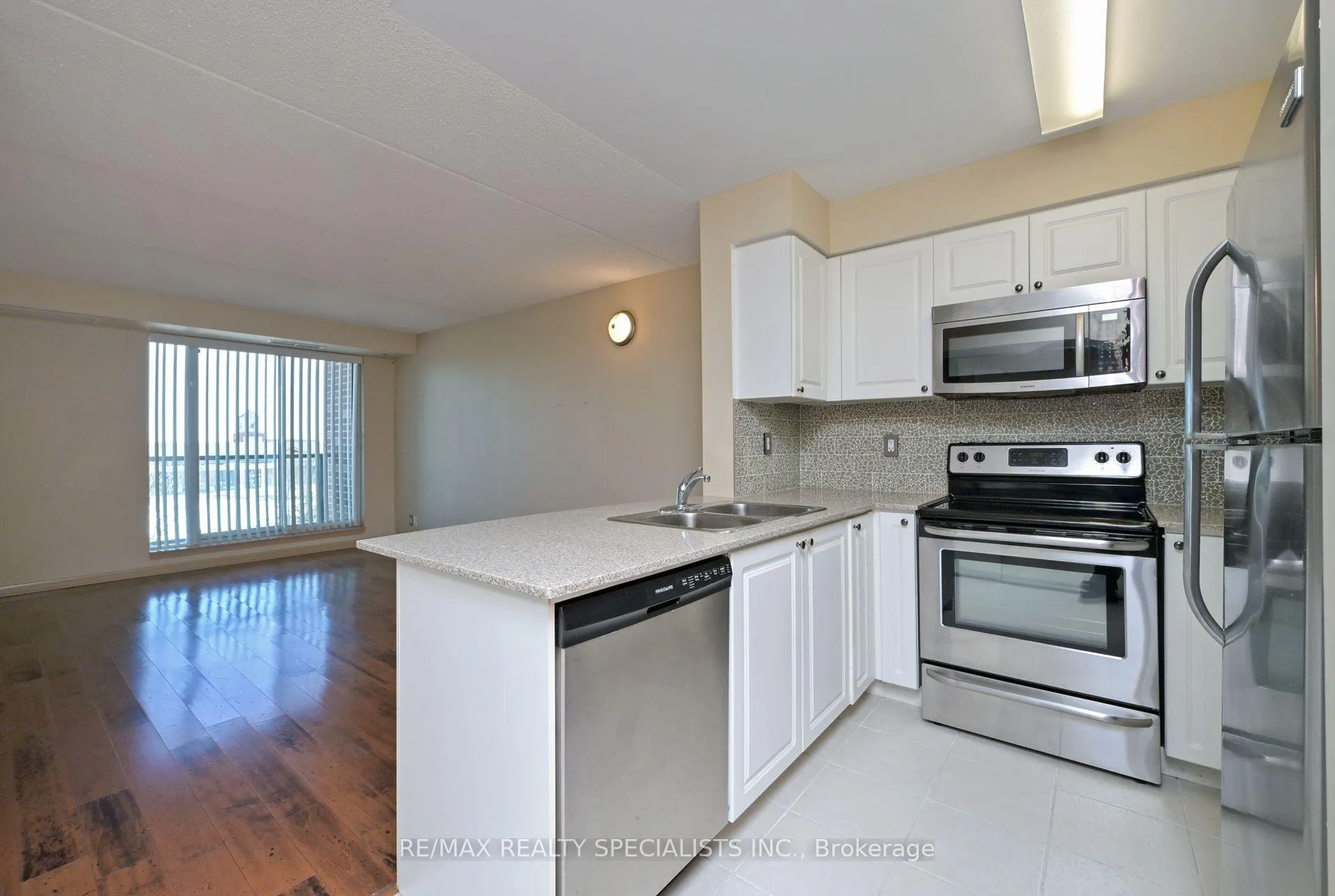 Photo 14 of Unit 311, 65 Via Rosedale, Brampton, Sandringham-Wellington — HOMEH