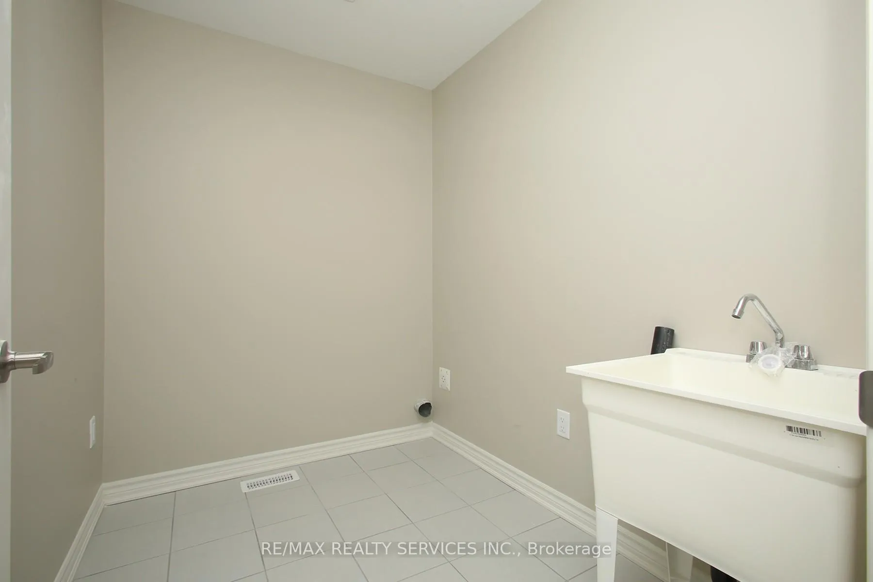 Photo 18 of 278 Springfield Crescent, Clearview, Stayner — HOMEH