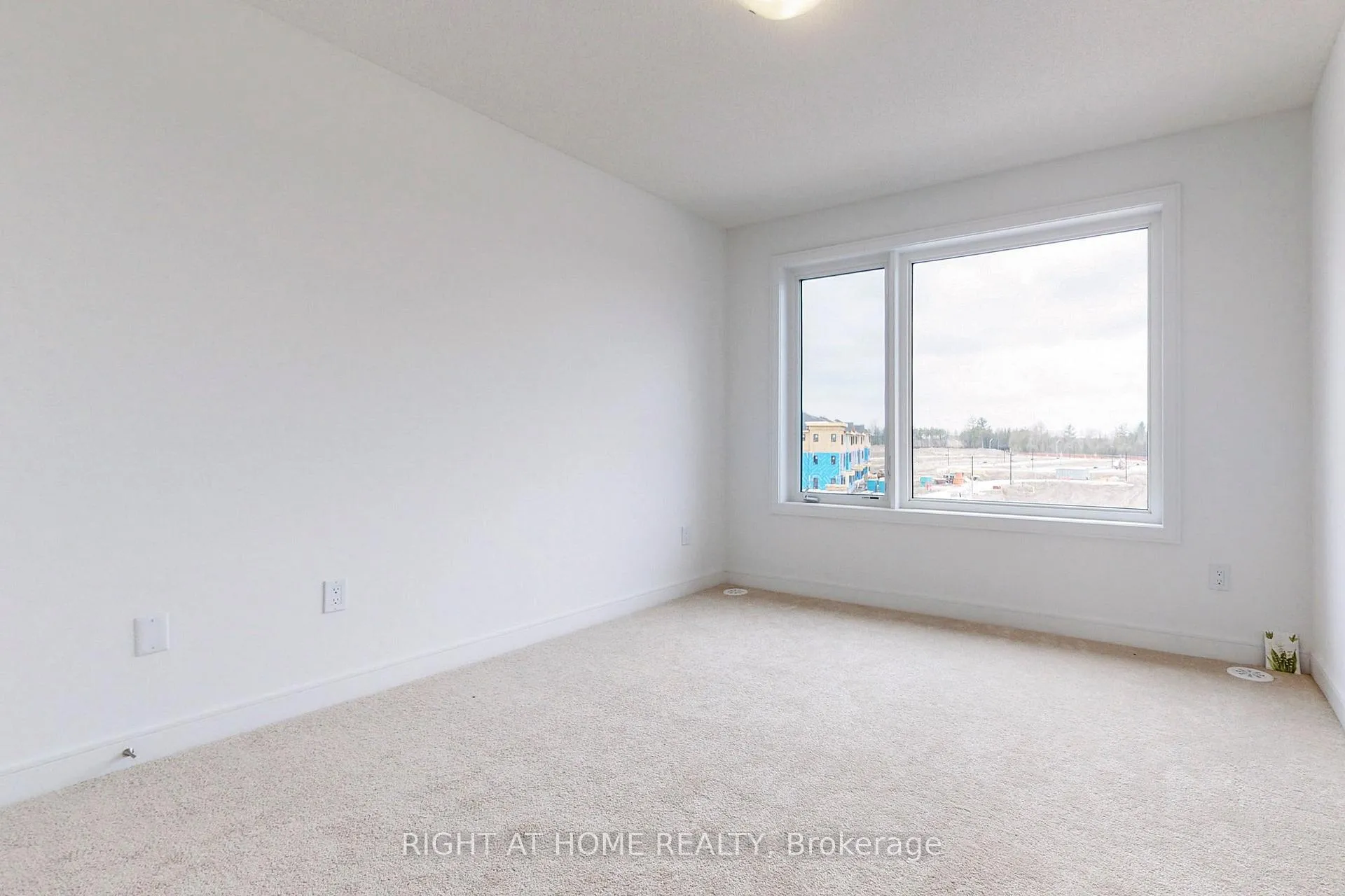 Photo 26 of 68 Blue Forest Crescent, Barrie, Innis-Shore — HOMEH