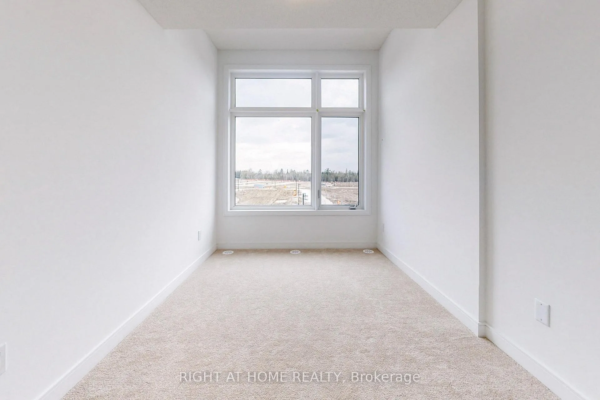 Photo 30 of 68 Blue Forest Crescent, Barrie, Innis-Shore — HOMEH